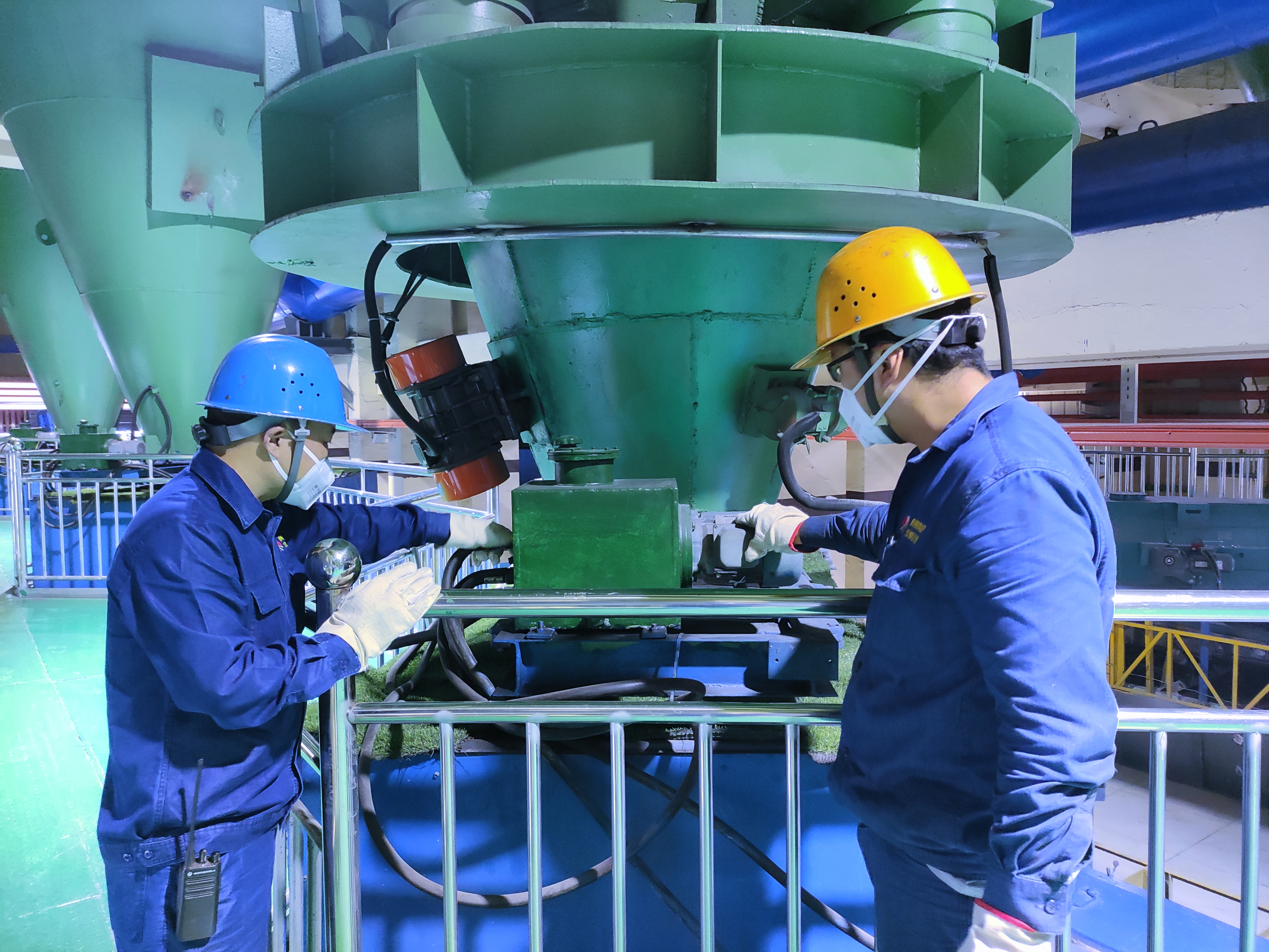 敢于“亮劍”,向違章說“不” 敢于“亮劍”,向違章說“不”