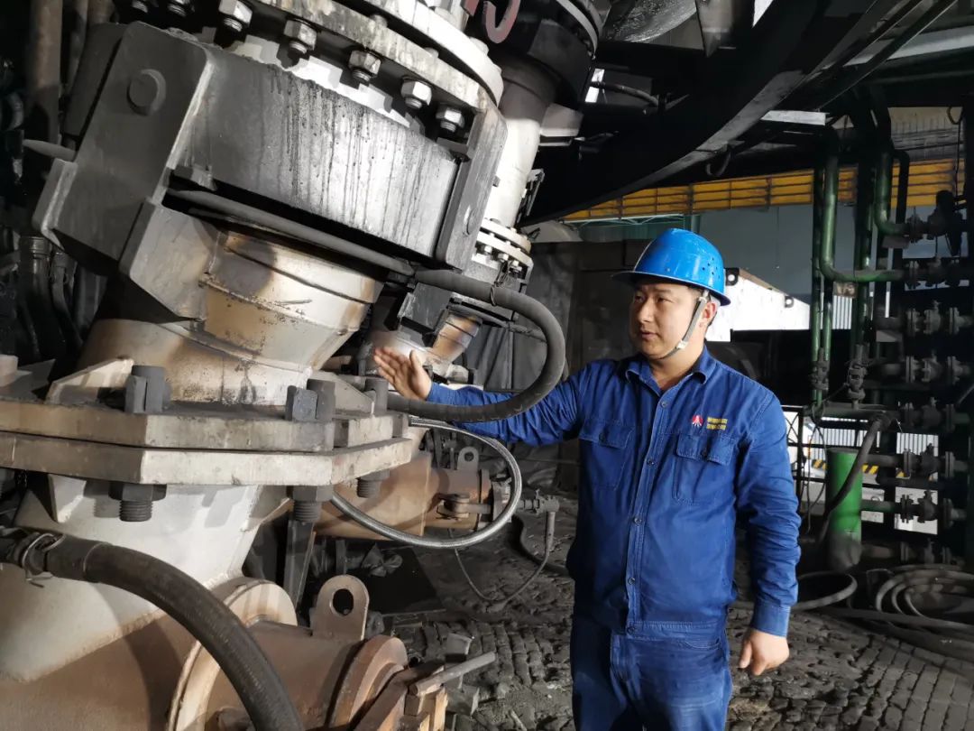 鋼城里的“夫妻檔” 鋼城里的“夫妻檔”