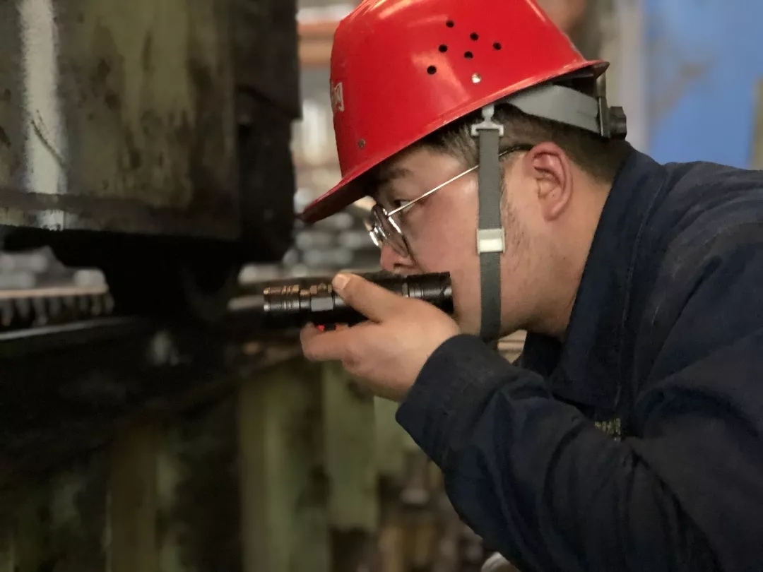 三字經(jīng)“倚仗隊(duì)” 鑄齊發(fā)展“長(zhǎng)城” 三字經(jīng)“倚仗隊(duì)” 鑄齊發(fā)展“長(zhǎng)城”