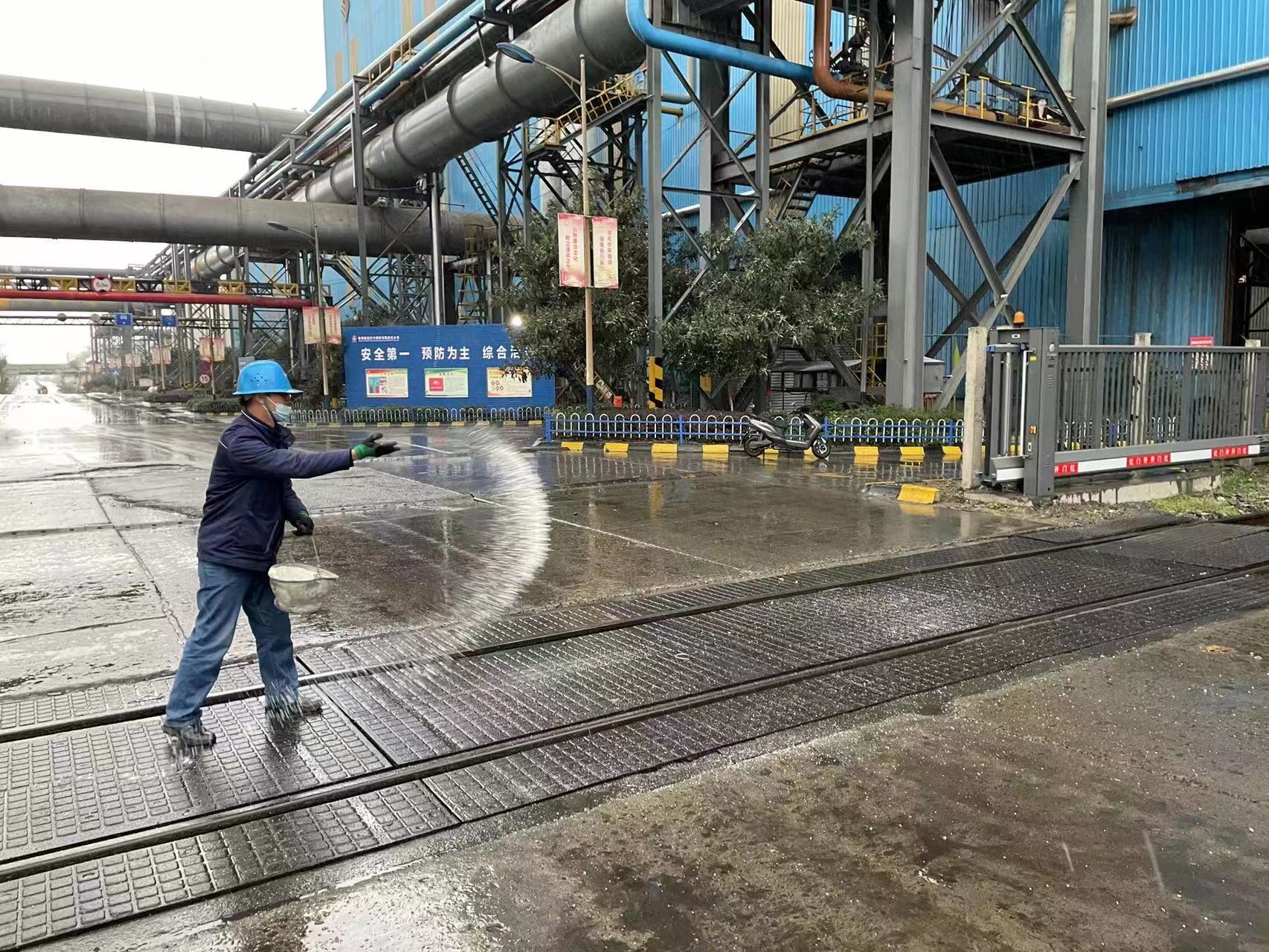 �Lѩ�������������Լ�