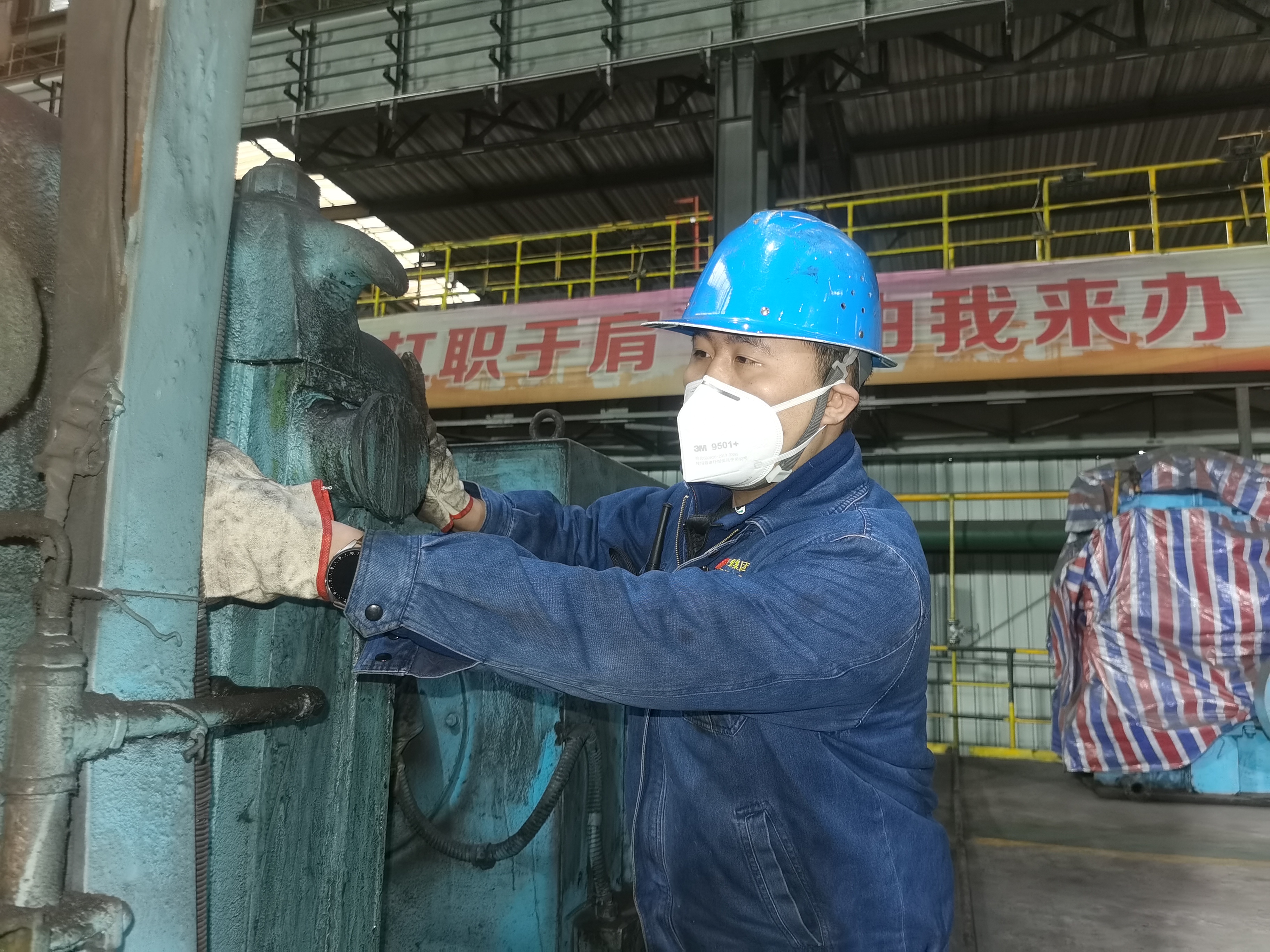 節(jié)日“守歲人” 青春 “不打烊” 節(jié)日“守歲人” 青春 “不打烊”