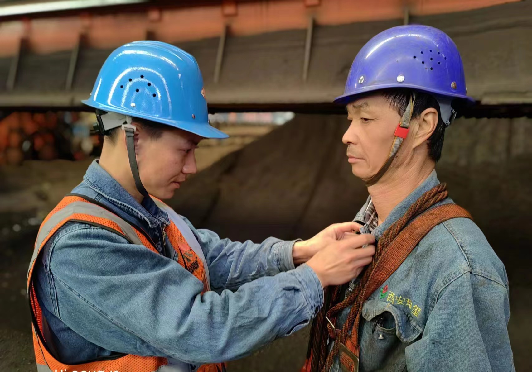 奔跑在現場的“安全守護者” 奔跑在現場的“安全守護者”