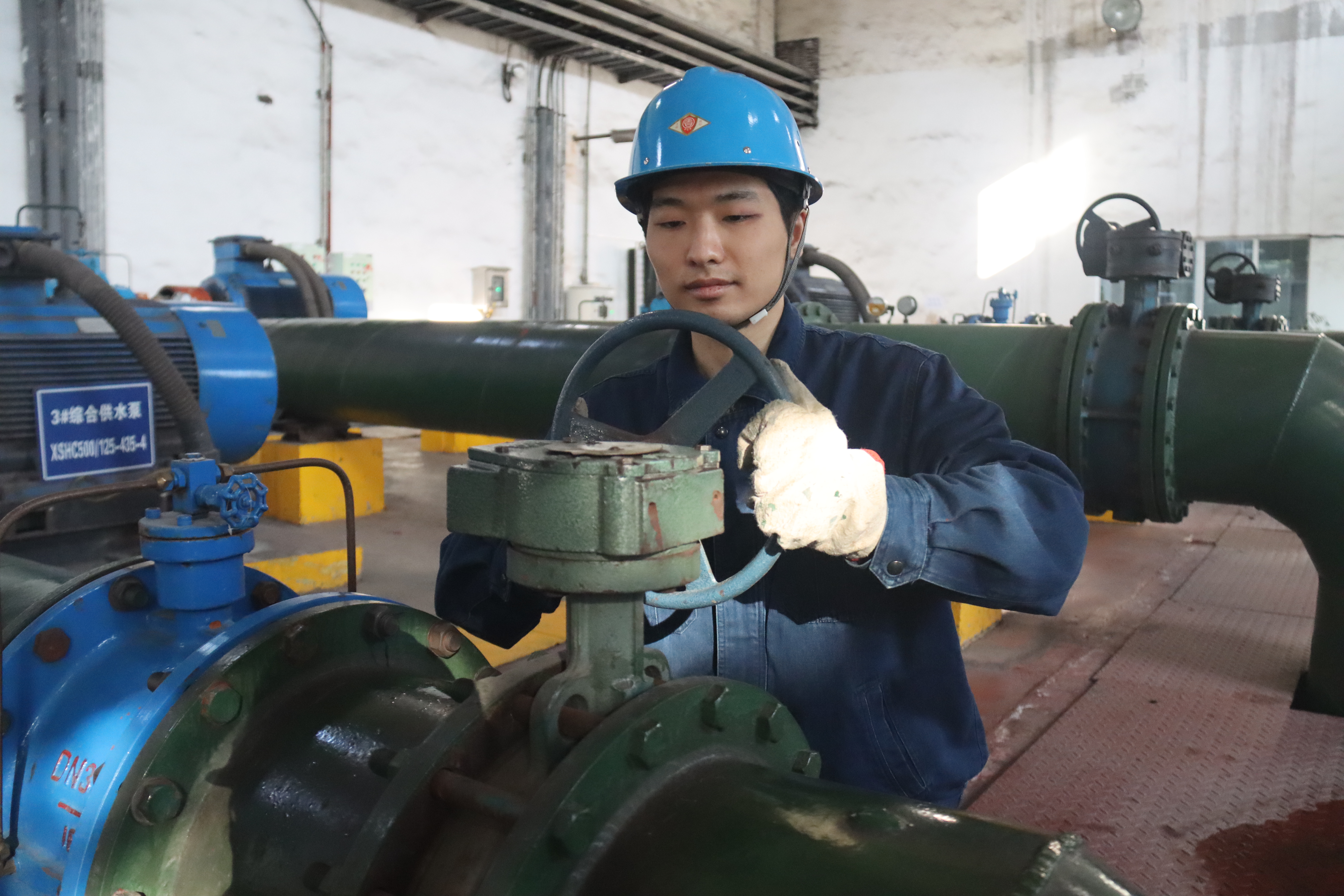 以奮進描繪“青春模樣” 用實干 畫好“奮斗軌跡” 以奮進描繪“青春模樣” 用實干 畫好“奮斗軌跡”