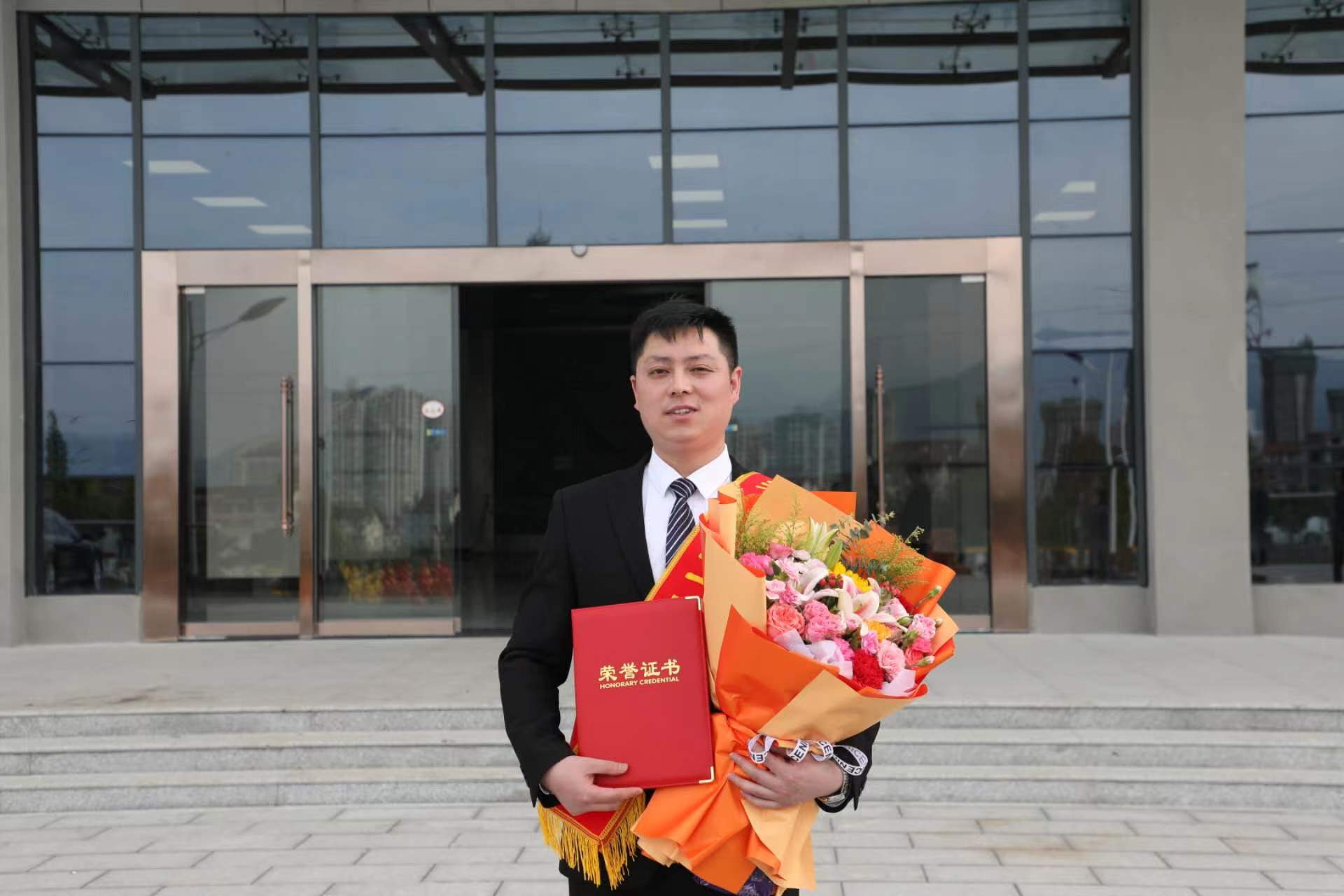 家風(fēng)如春雨,從來德潤身 家風(fēng)如春雨,從來德潤身