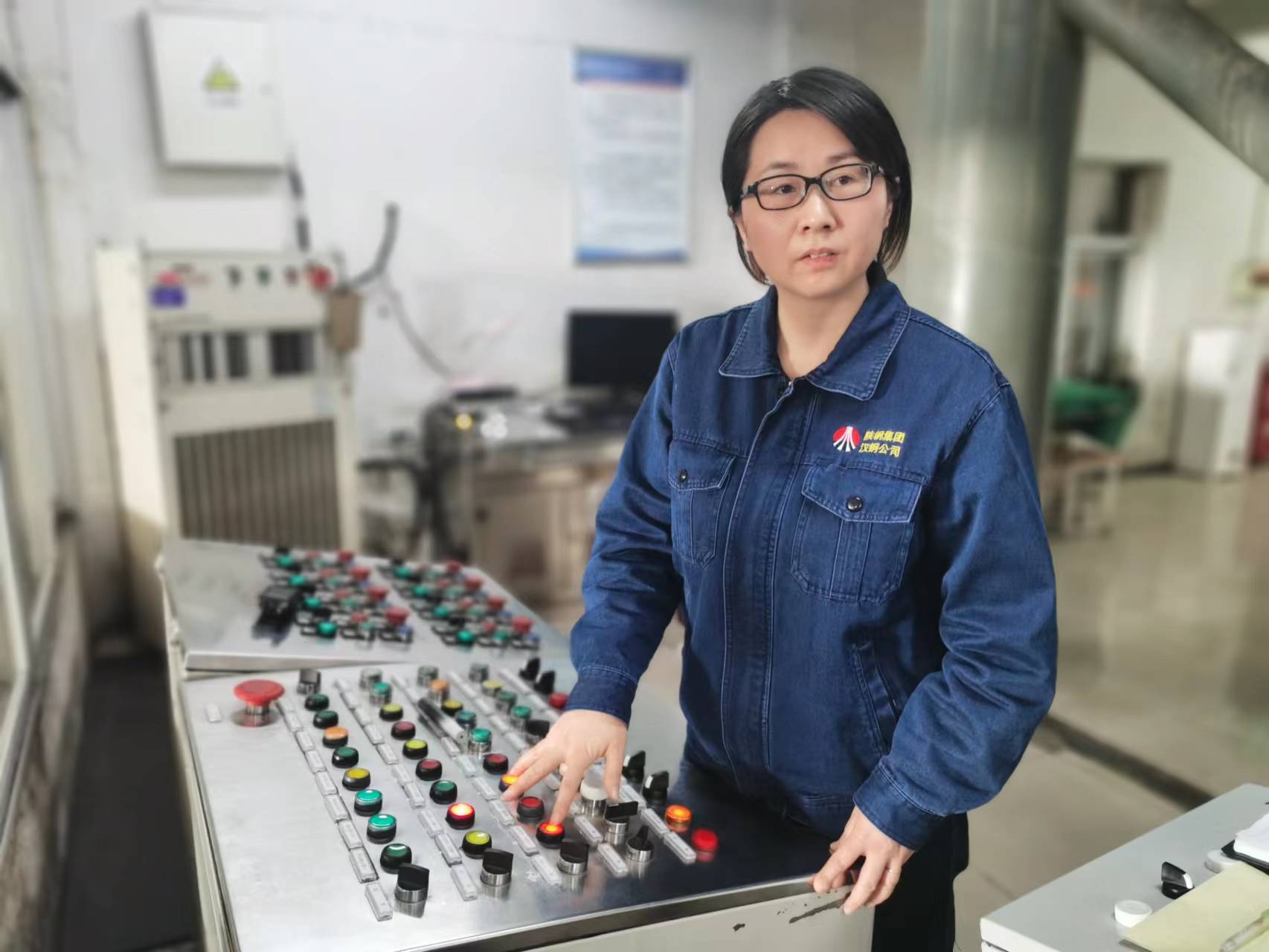 鋼花盛放的五月