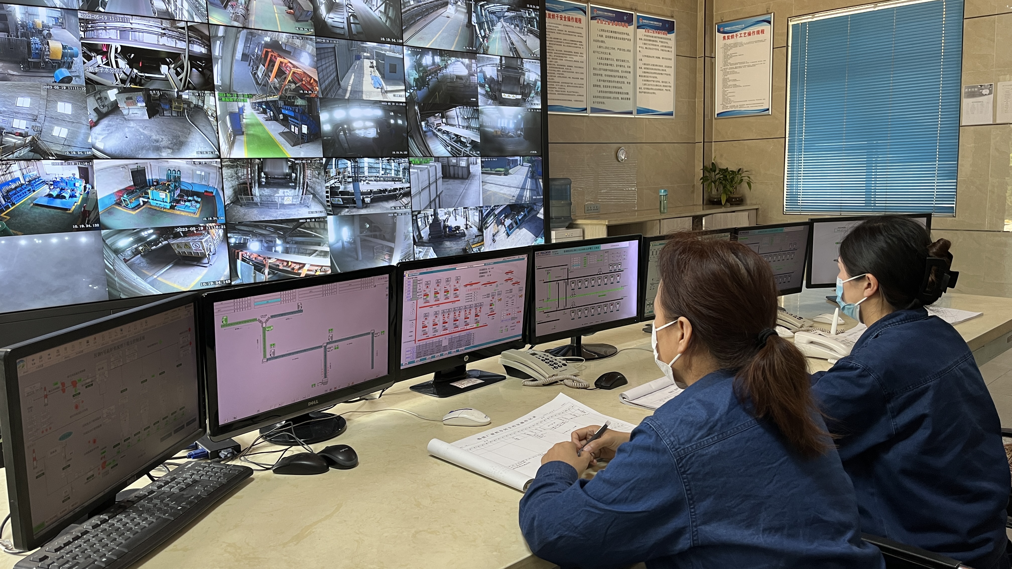 巾幗鏗鏘不負芳華 篤行不怠盡顯“藍”采 巾幗鏗鏘不負芳華 篤行不怠盡顯“藍”采