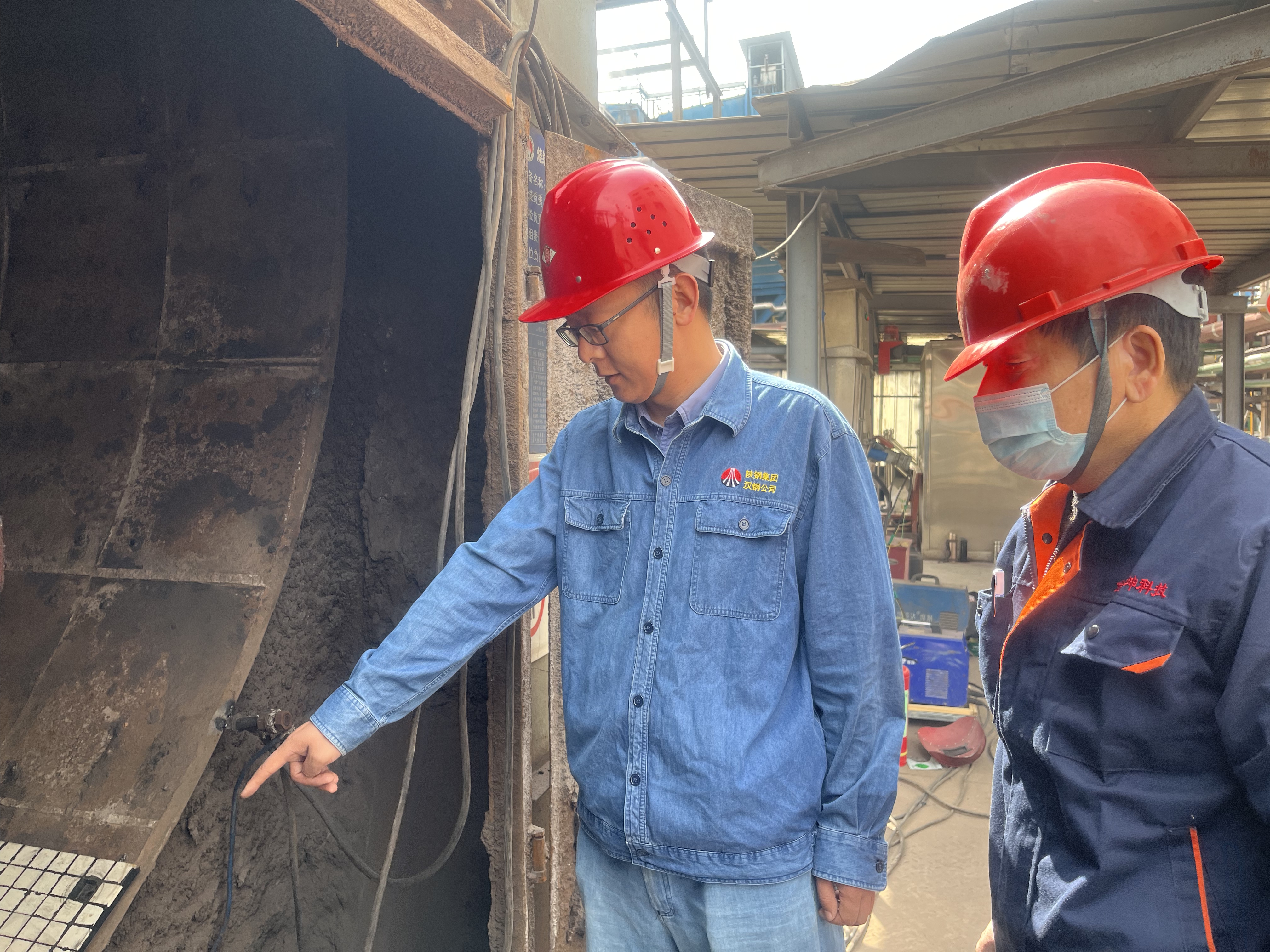 掌聲,送給奮斗在檢修現場的他們! 掌聲,送給奮斗在檢修現場的他們!