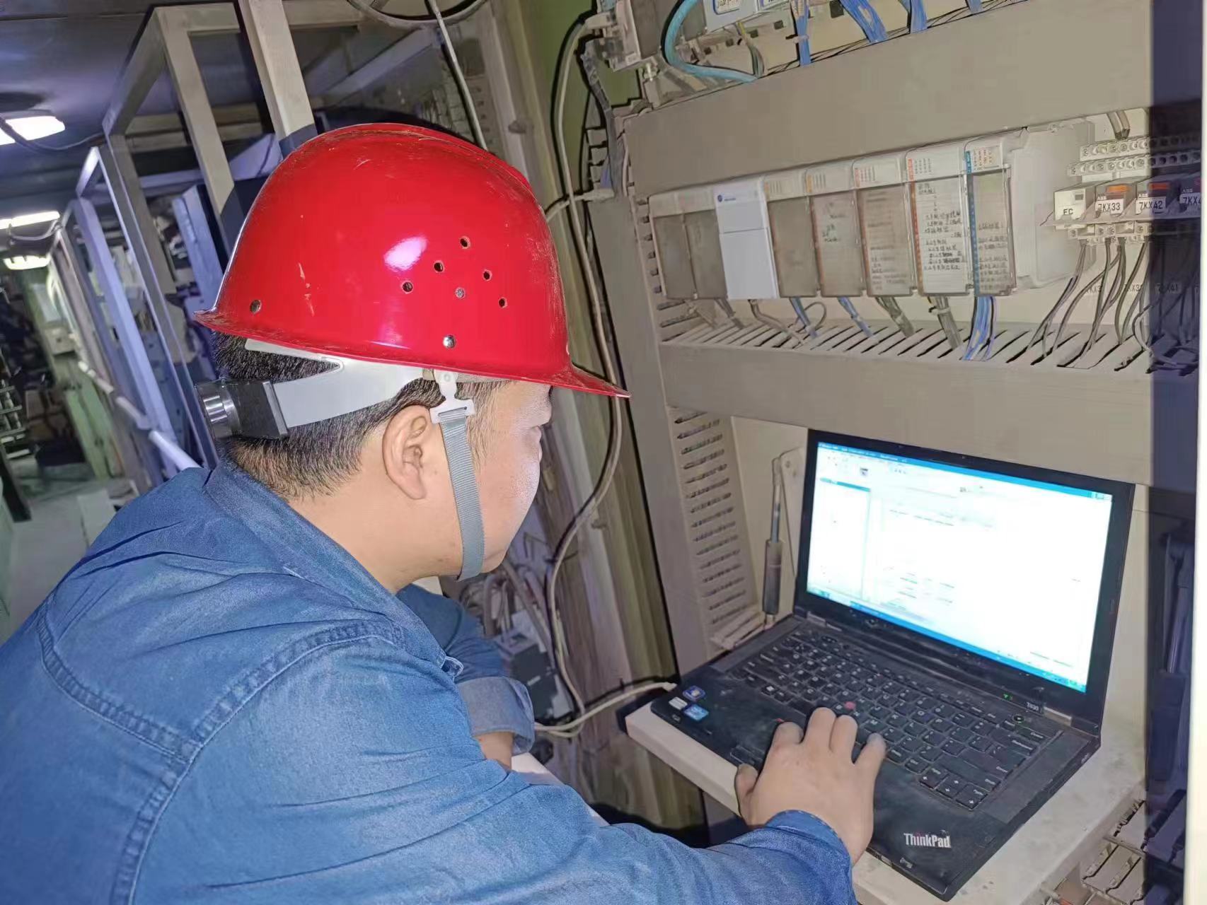 扎根一線做“惠”飛的“超人” 扎根一線做“惠”飛的“超人”