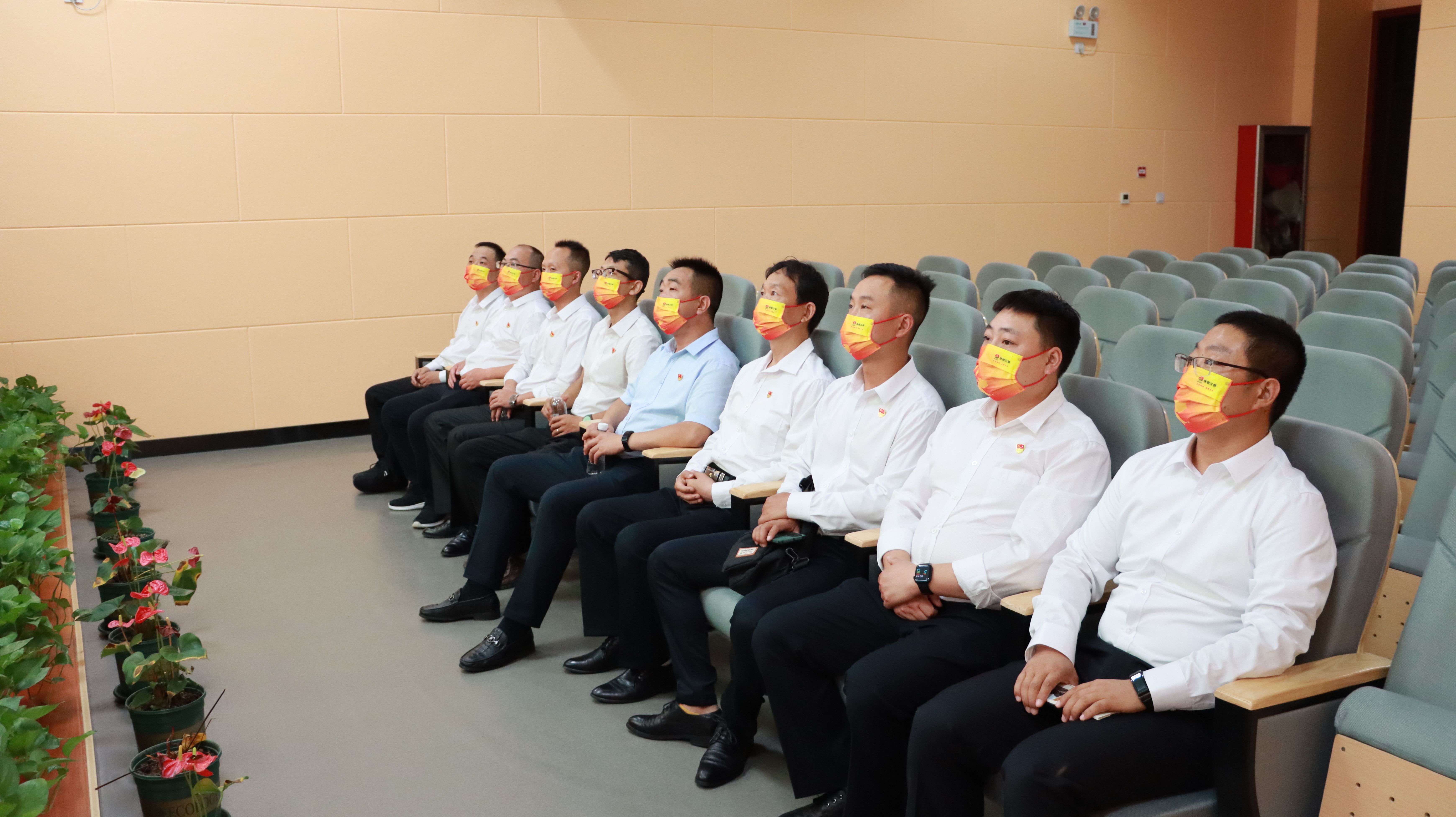 堅持黨建引領(lǐng) 賦能發(fā)展動力 堅持黨建引領(lǐng) 賦能發(fā)展動力