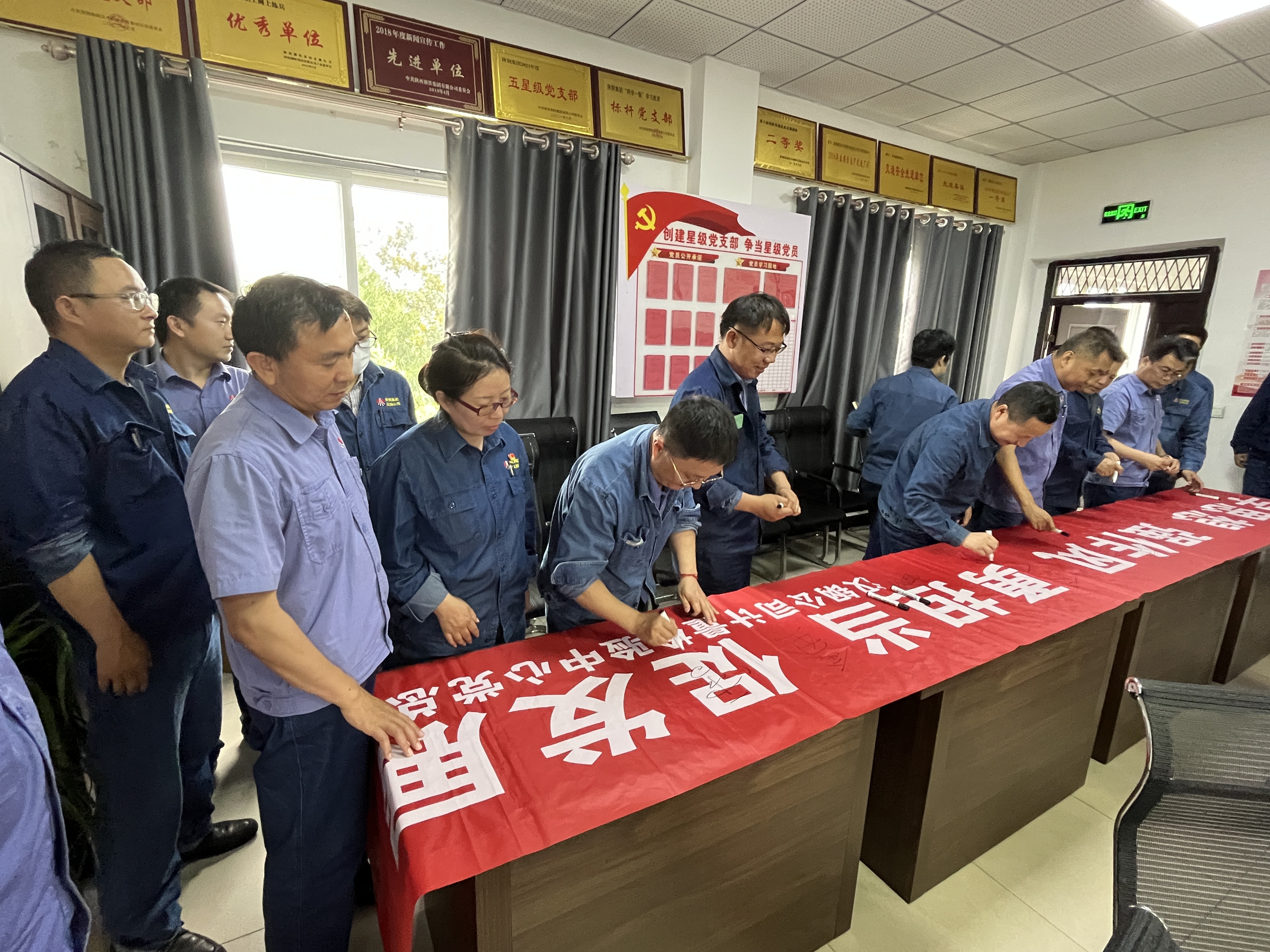 ���b���ģ��҂����Є���