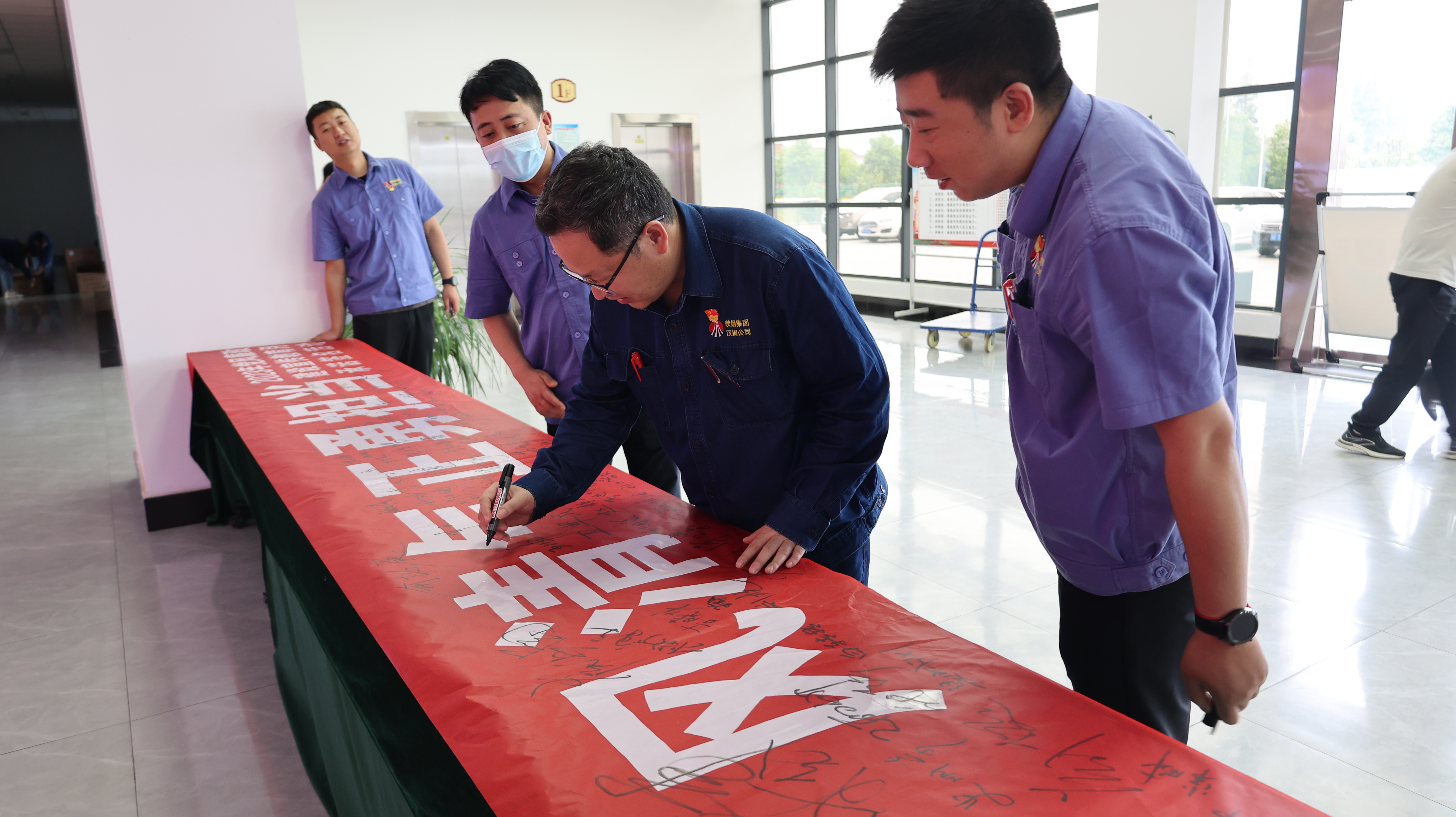 ���������У��h䓹�˾�oί�_չ�������Z �������