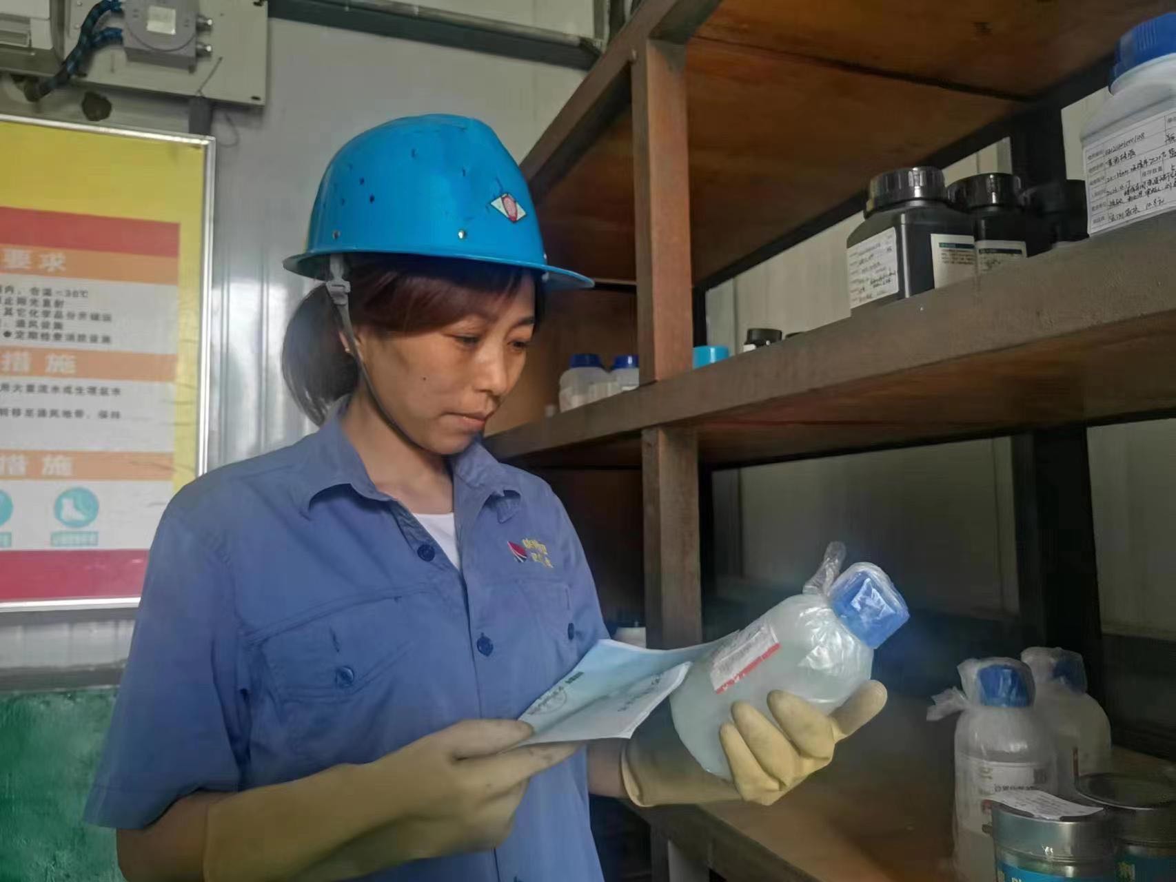 “浴暑”奮戰,盡展巾幗“她”力量 “浴暑”奮戰,盡展巾幗“她”力量