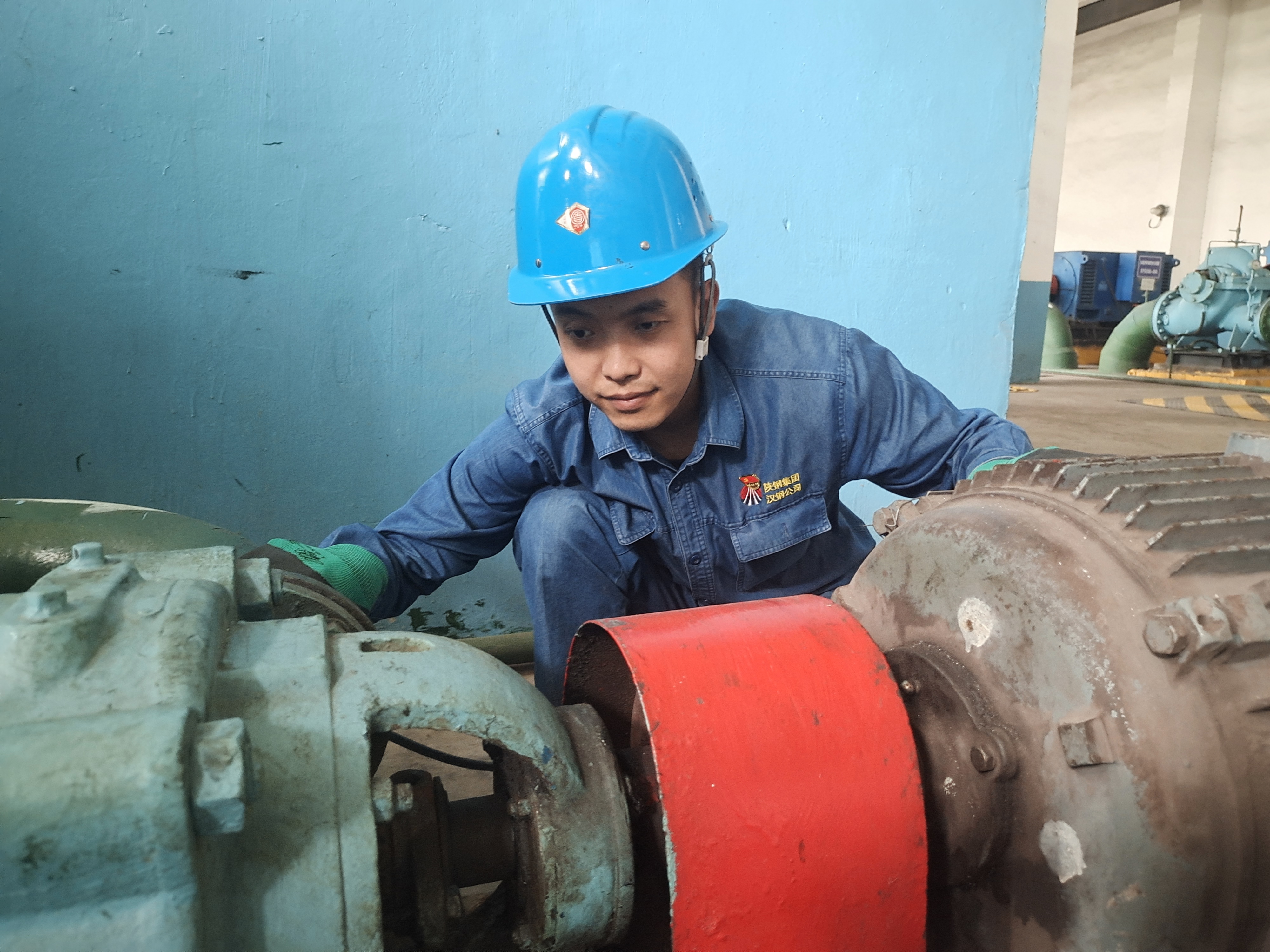 鋼鐵精神在一線接力傳承 鋼鐵精神在一線接力傳承