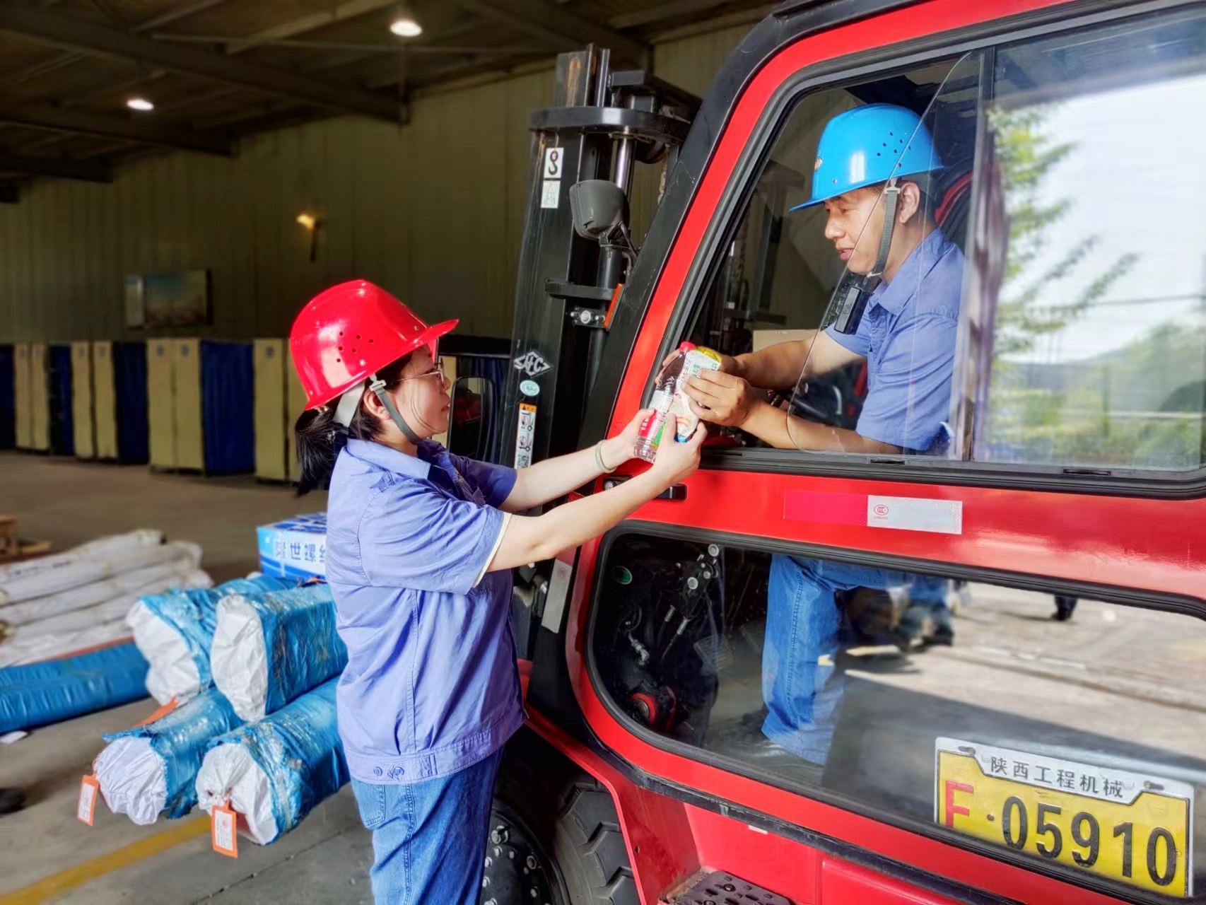 無懼“烤驗”!“秋老虎”和設備人的battle時刻 無懼“烤驗”!“秋老虎”和設備人的battle時刻