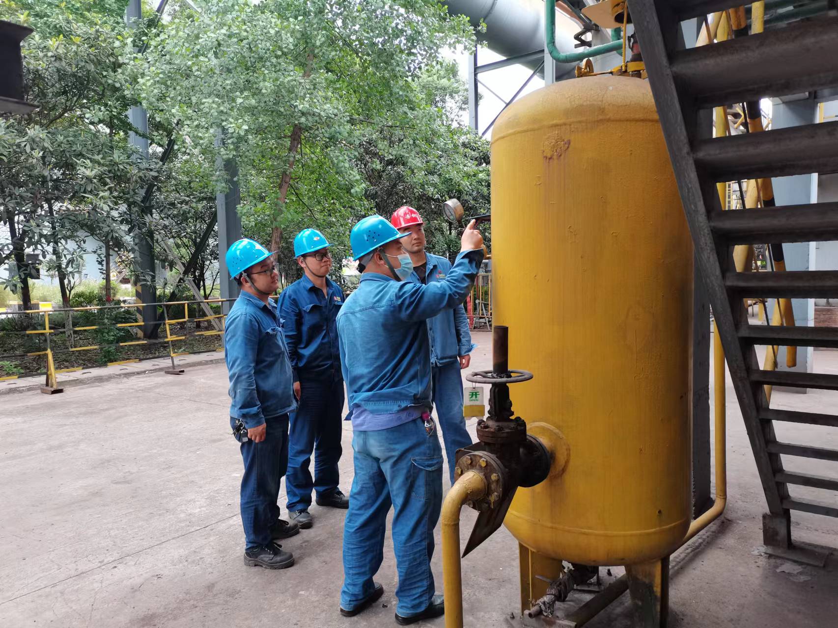 承壓奮進(jìn)促提升 推進(jìn)設(shè)備管理破浪前行