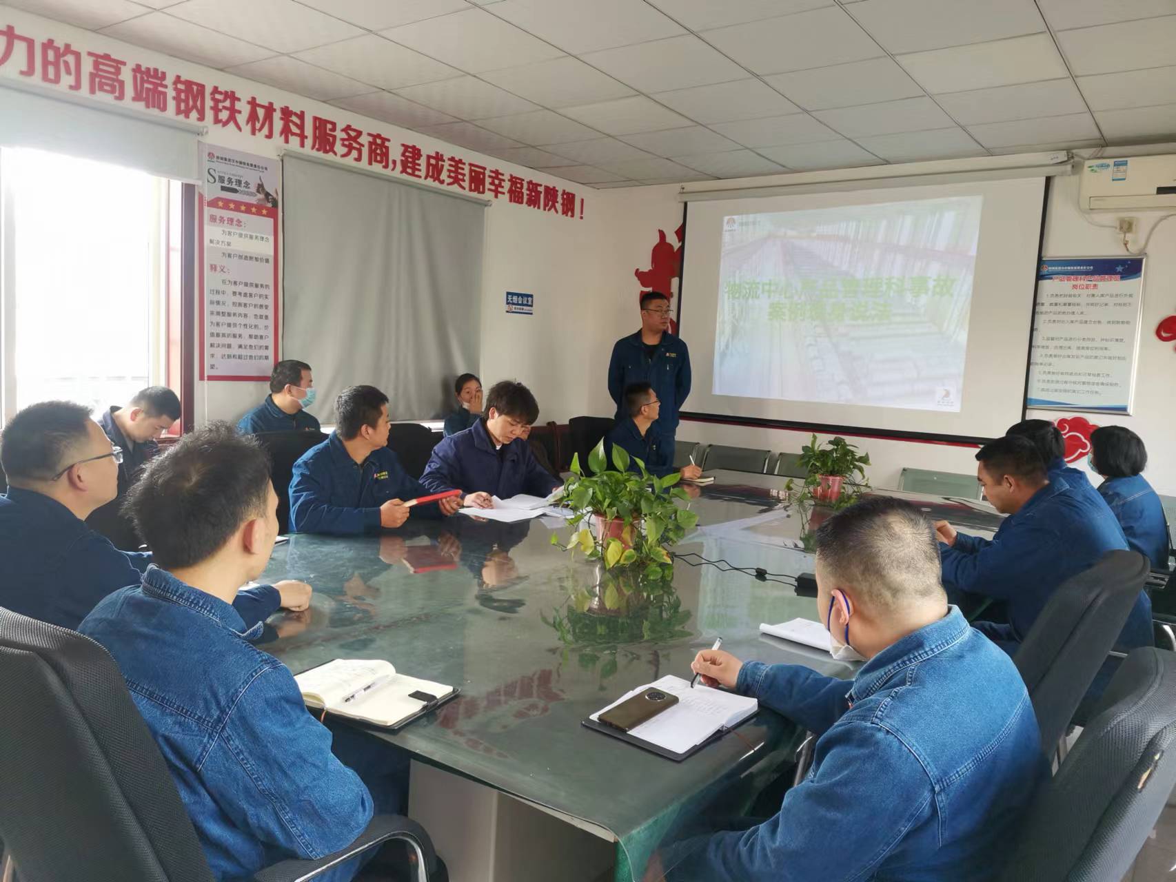 �ɻ���С��˼�����ð�ȫ���a�������¡�