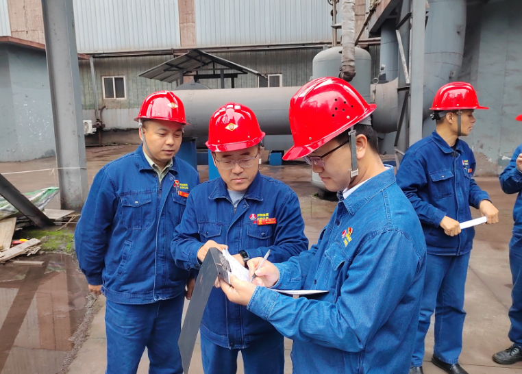 王奎帶隊開展節(jié)中安全檢查 王奎帶隊開展節(jié)中安全檢查