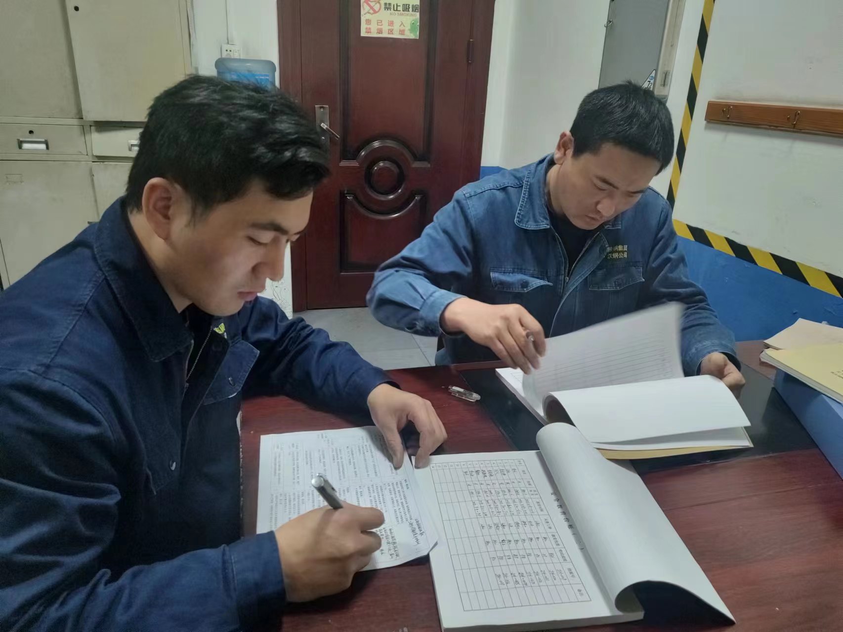 ��Ԫ�x�ܣ��������h��������t��ɫ