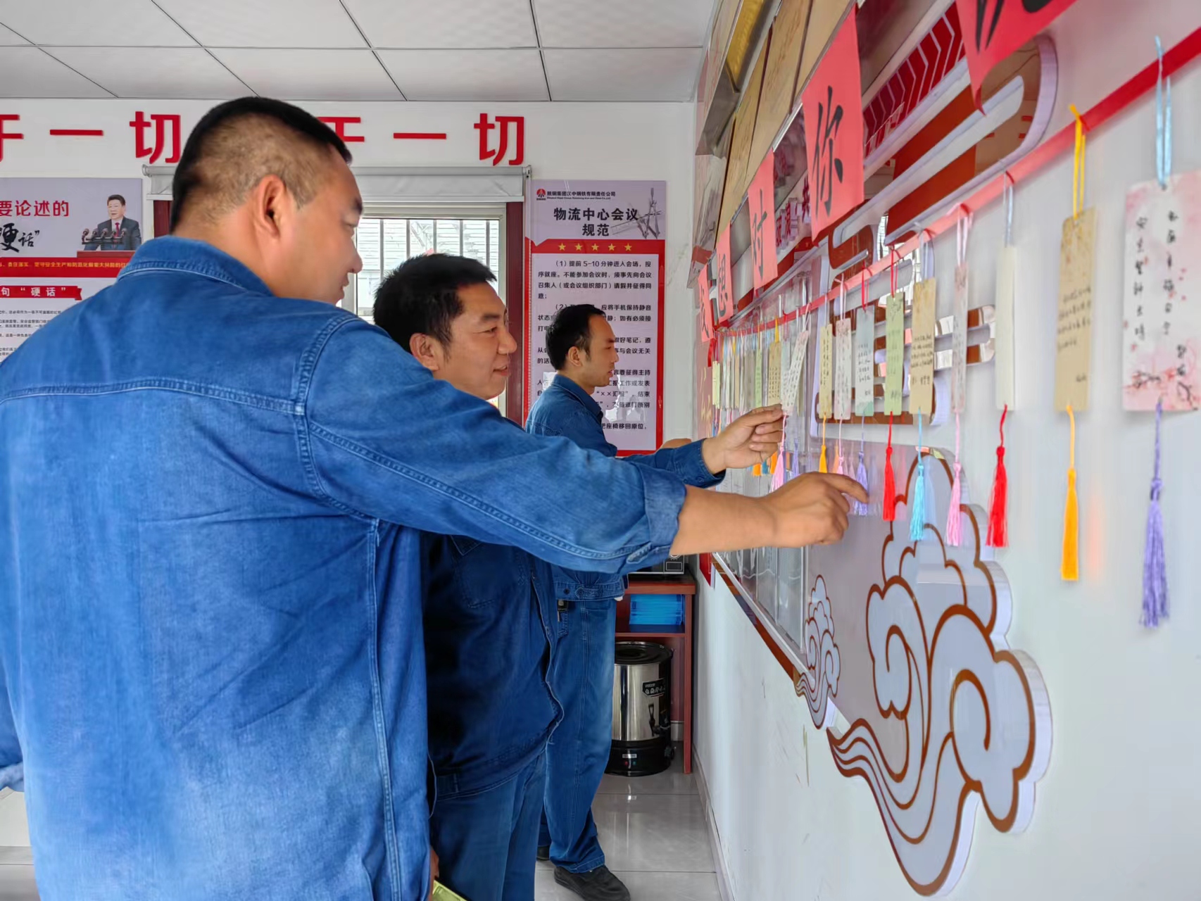 傾注“三情” 履步不停 傾注“三情” 履步不停