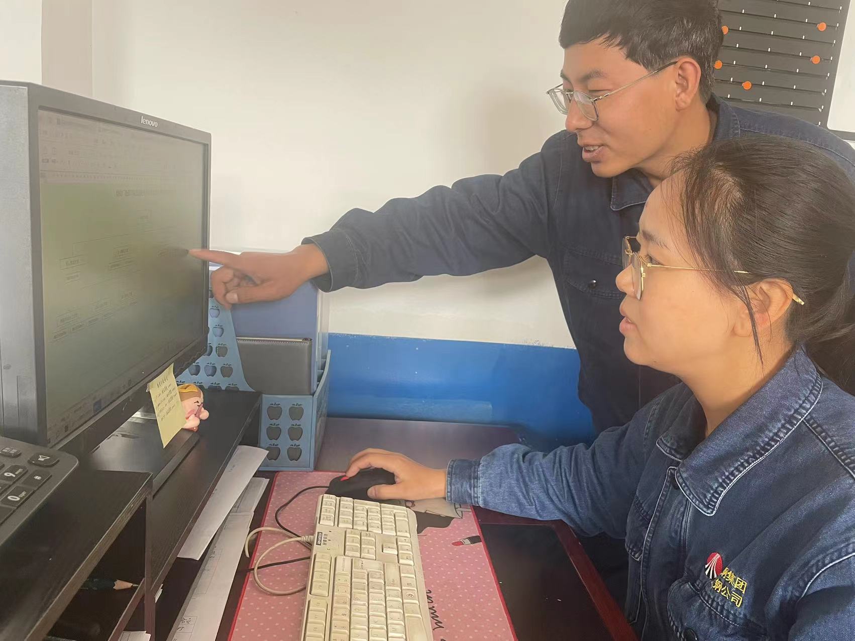 手拿“鐵算盤”,算清“成本賬” 手拿“鐵算盤”,算清“成本賬”