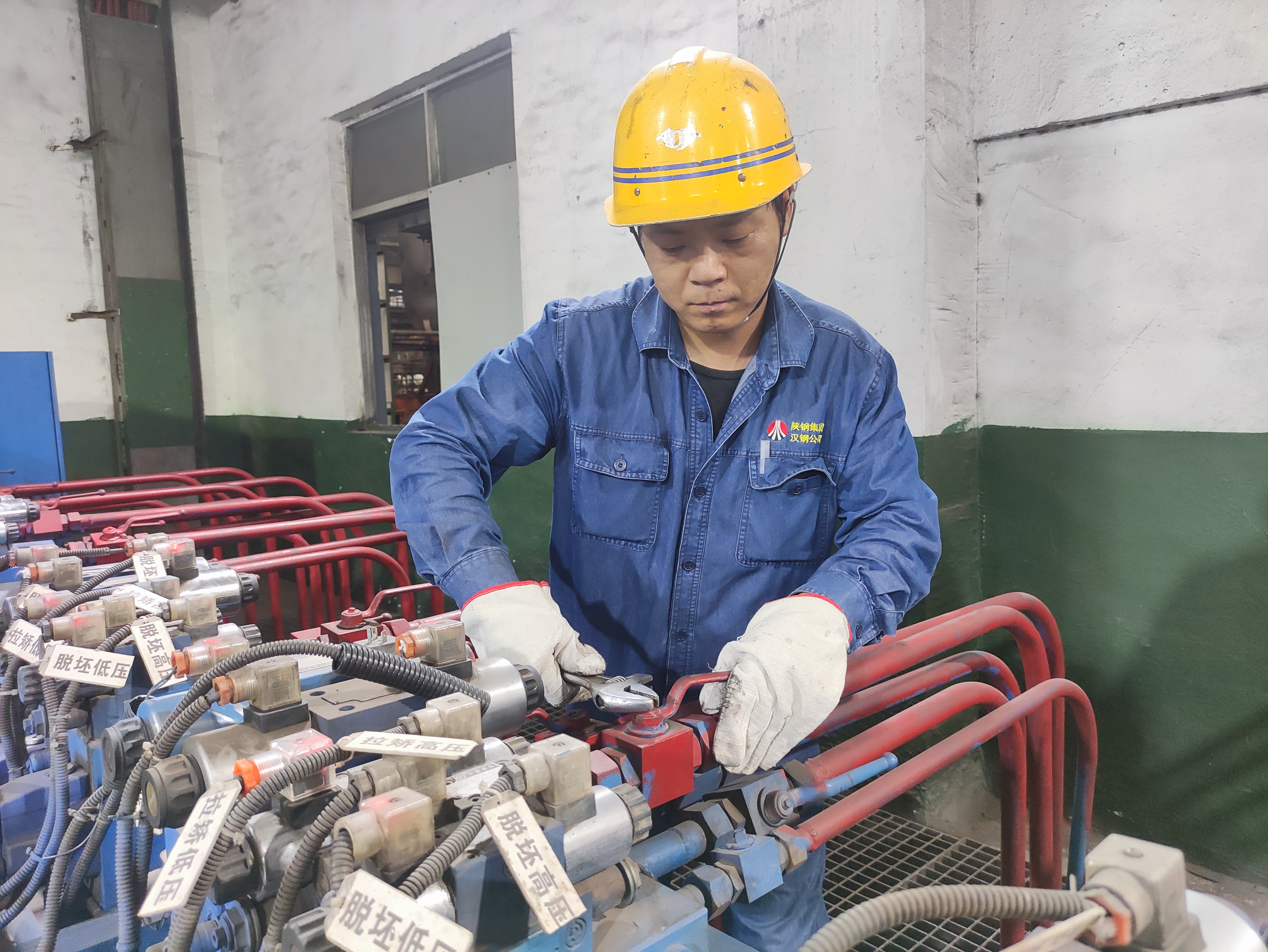 ���е�������M�����С��ġ����С��С�