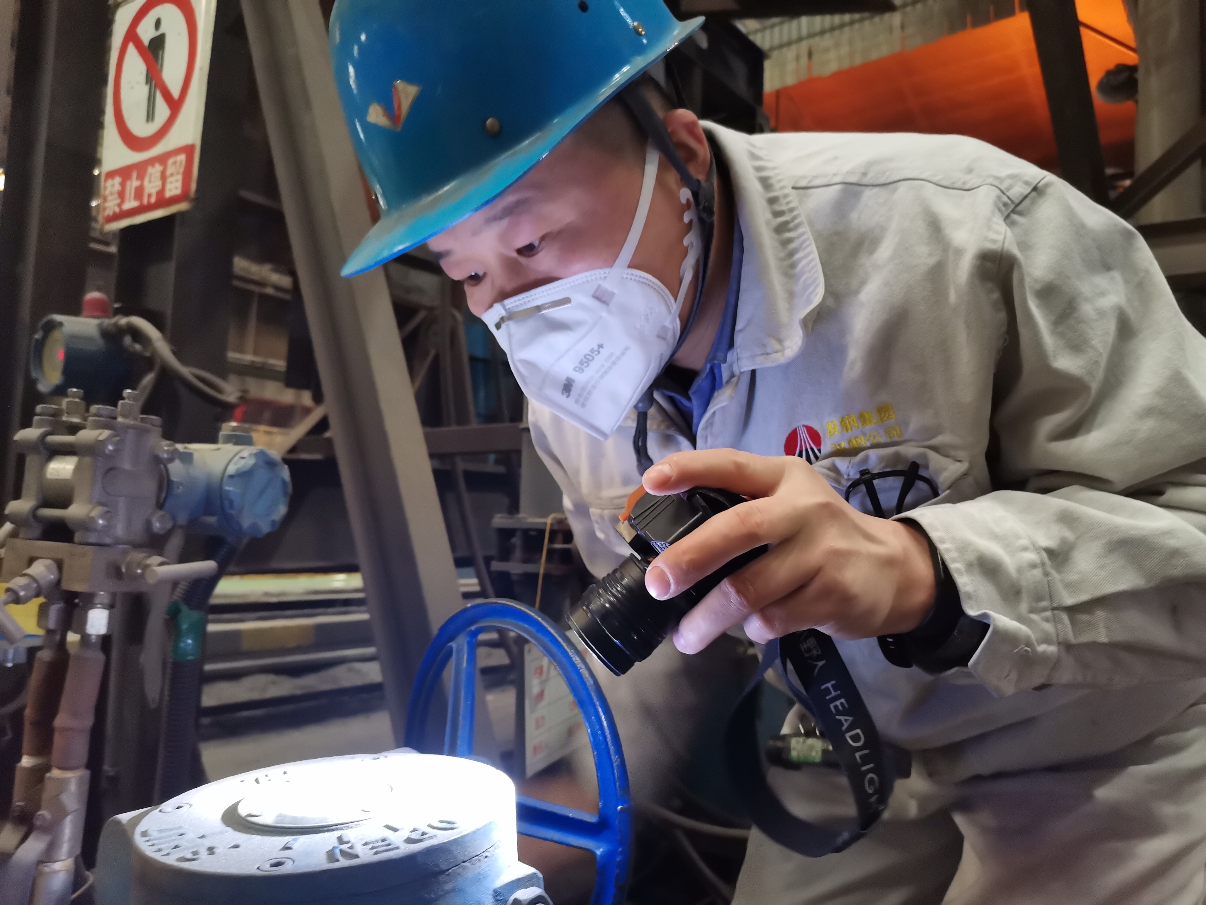 ���е�������M�����С��ġ����С��С�