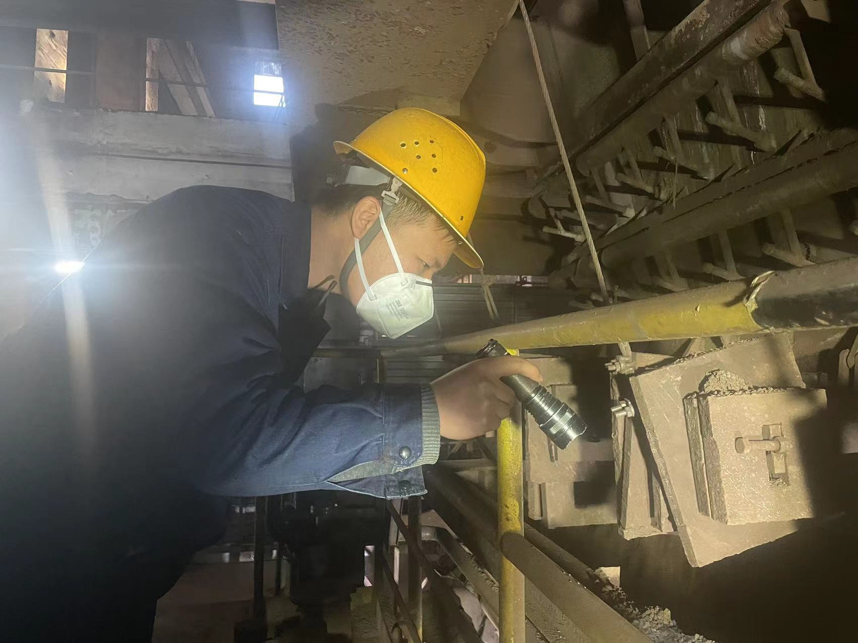 ����ů������Ƕ����������L��