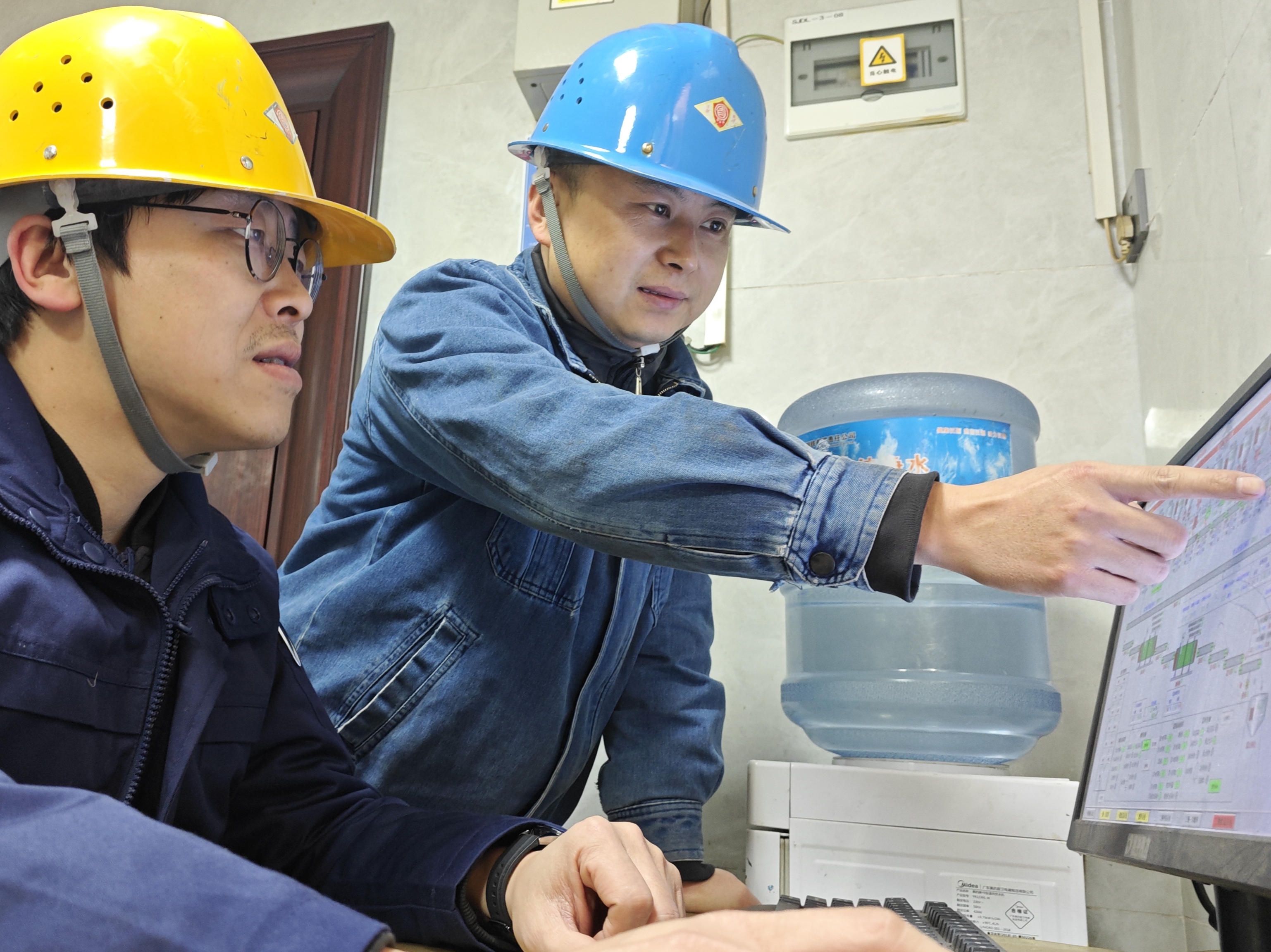 元旦我在崗,守護生產不停歇 元旦我在崗,守護生產不停歇