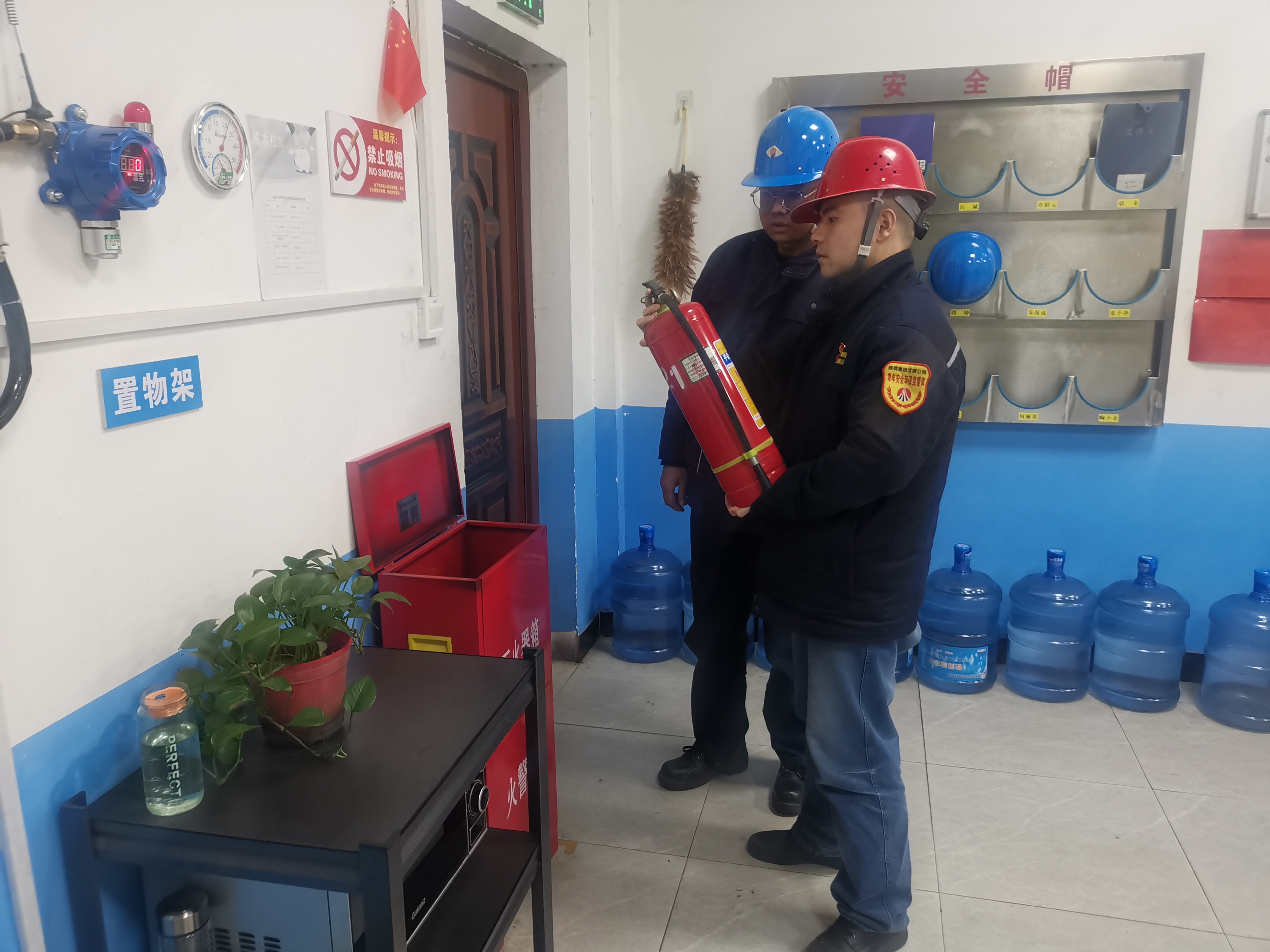 �������ࡱ�ڍ� ��ȫ������