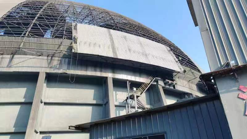 漢鋼公司中和料場焦炭大棚穹頂更換工程圓滿完成 漢鋼公司中和料場焦炭大棚穹頂更換工程圓滿完成
