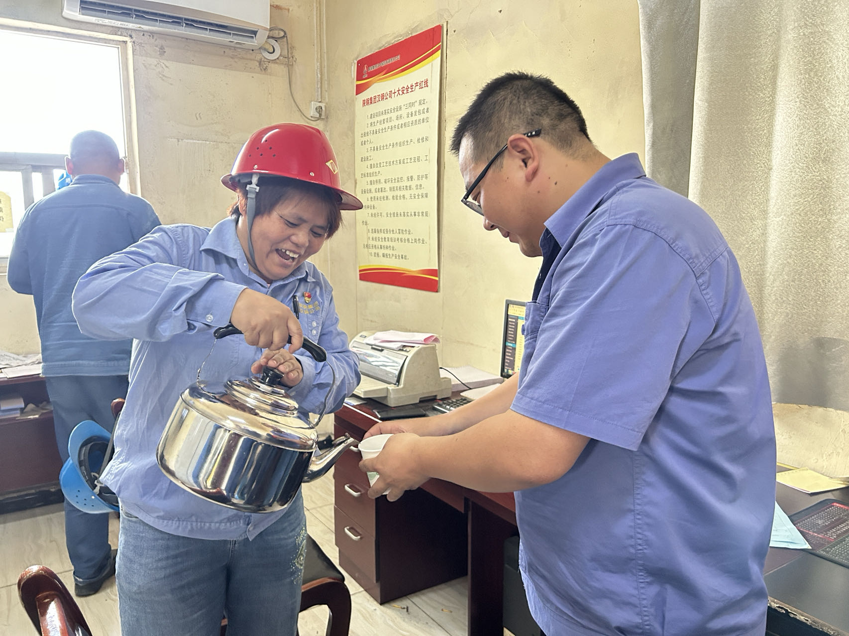 三月“鋼花”別樣美