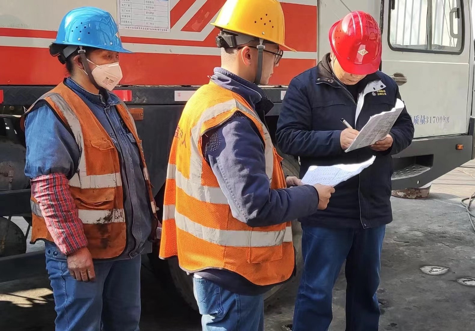 暖意至,萬物生 鋼城工人“春耕”忙 暖意至,萬物生 鋼城工人“春耕”忙