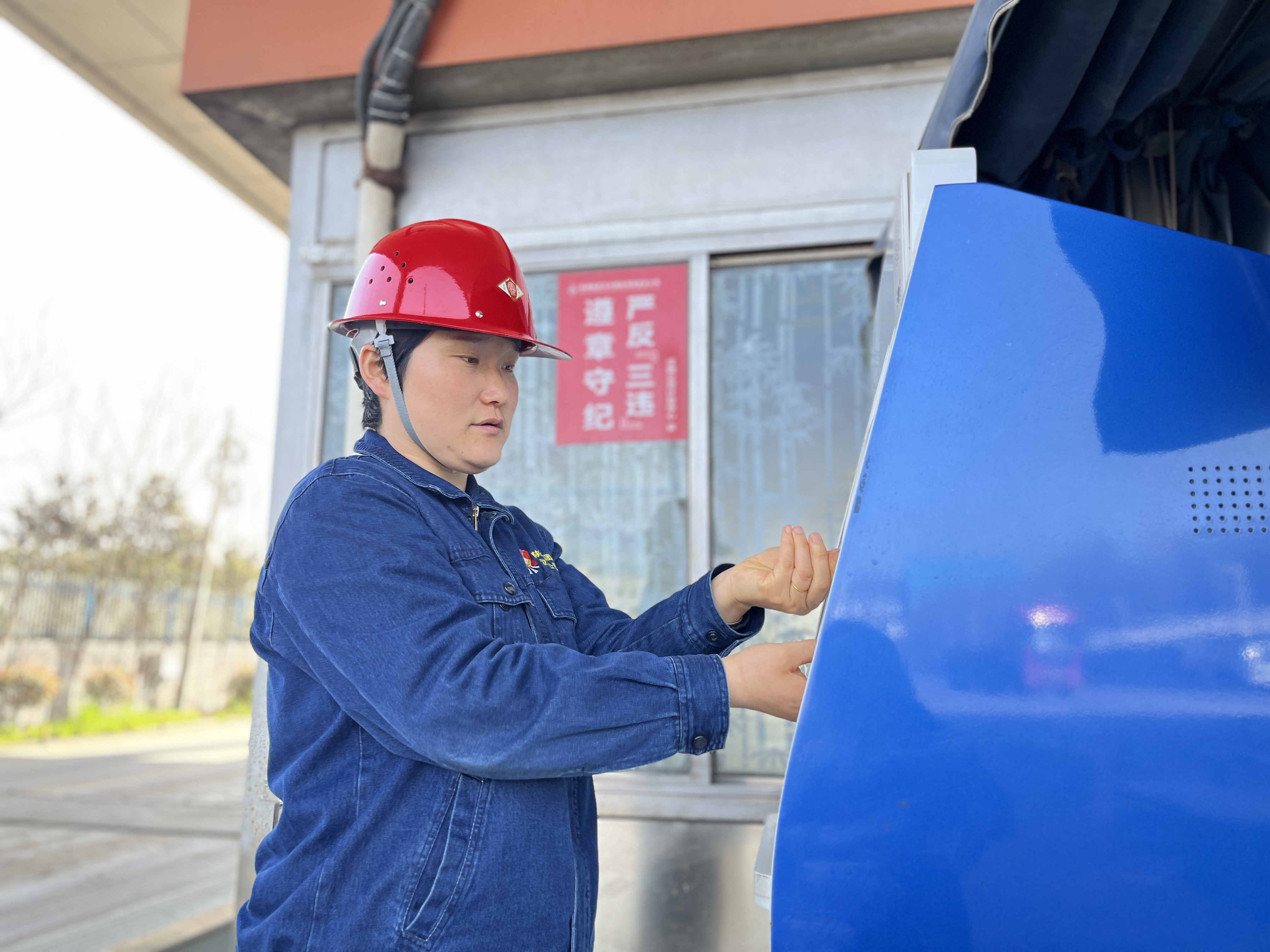 ָ߬��ȭ���ԡ���ȫ�����A�á��lչ����