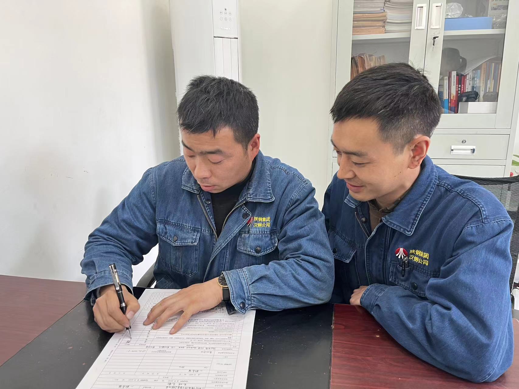 將“青春詩行”寫在十里鋼城最需要的地方 將“青春詩行”寫在十里鋼城最需要的地方