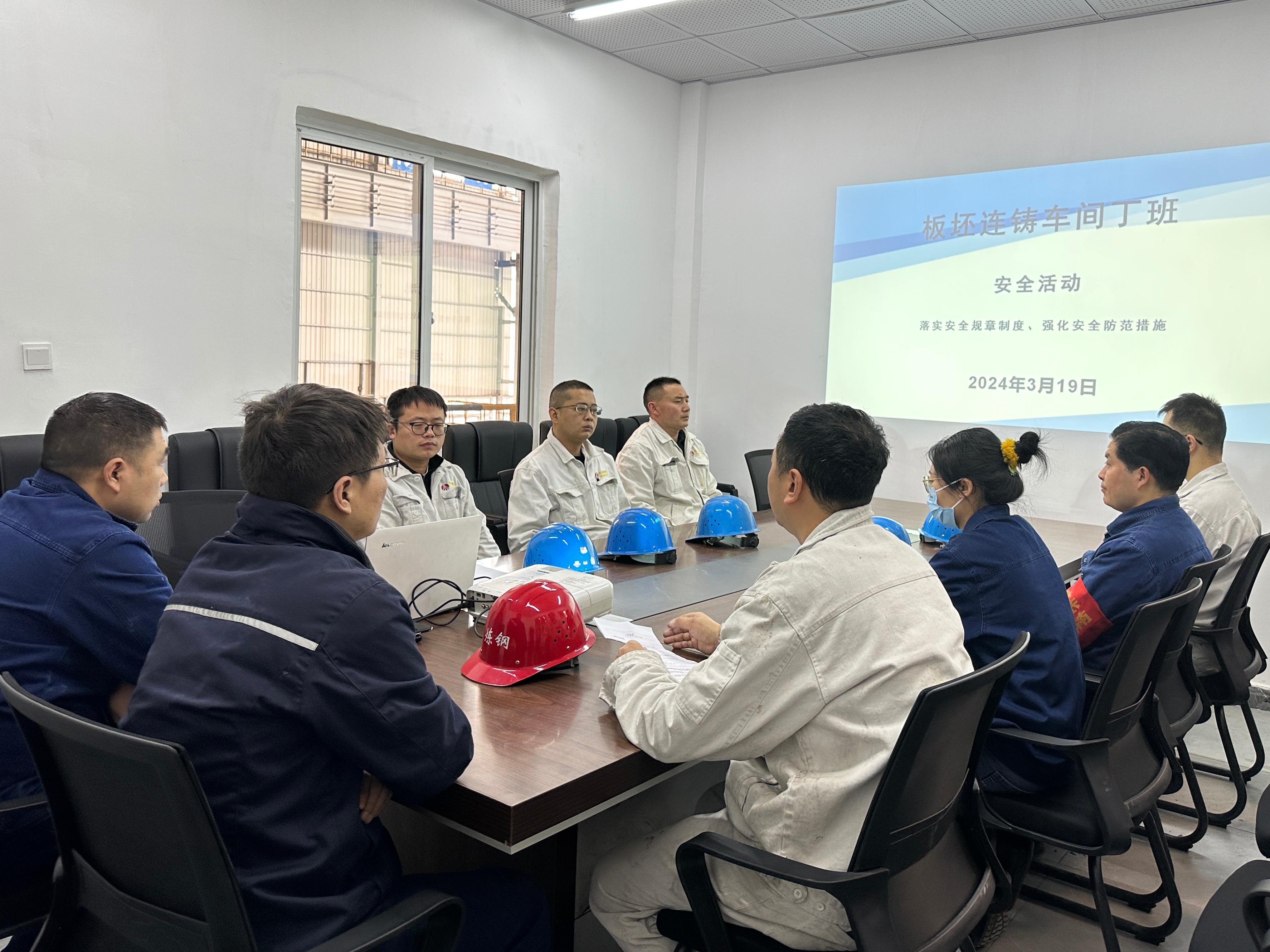 �úá����師���������M��ɫ��Ƭ