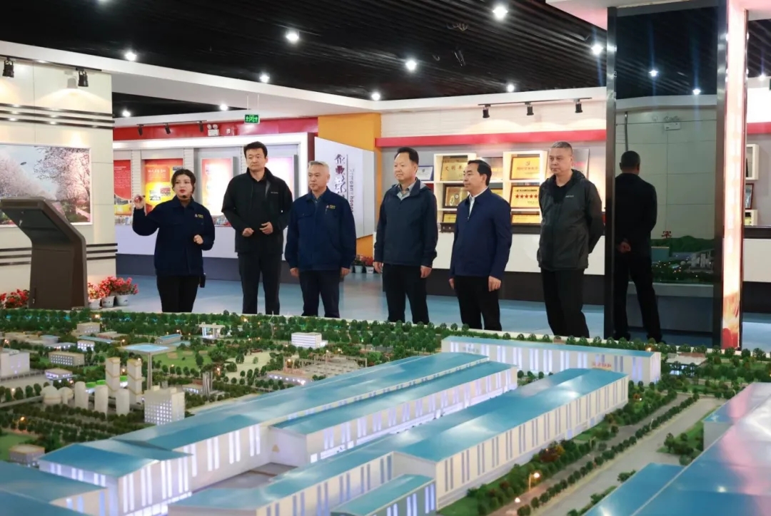 中國鐵路文工團黨委副書記、總經理毛世民一行到公司參觀調研 中國鐵路文工團黨委副書記、總經理毛世民一行到公司參觀調研