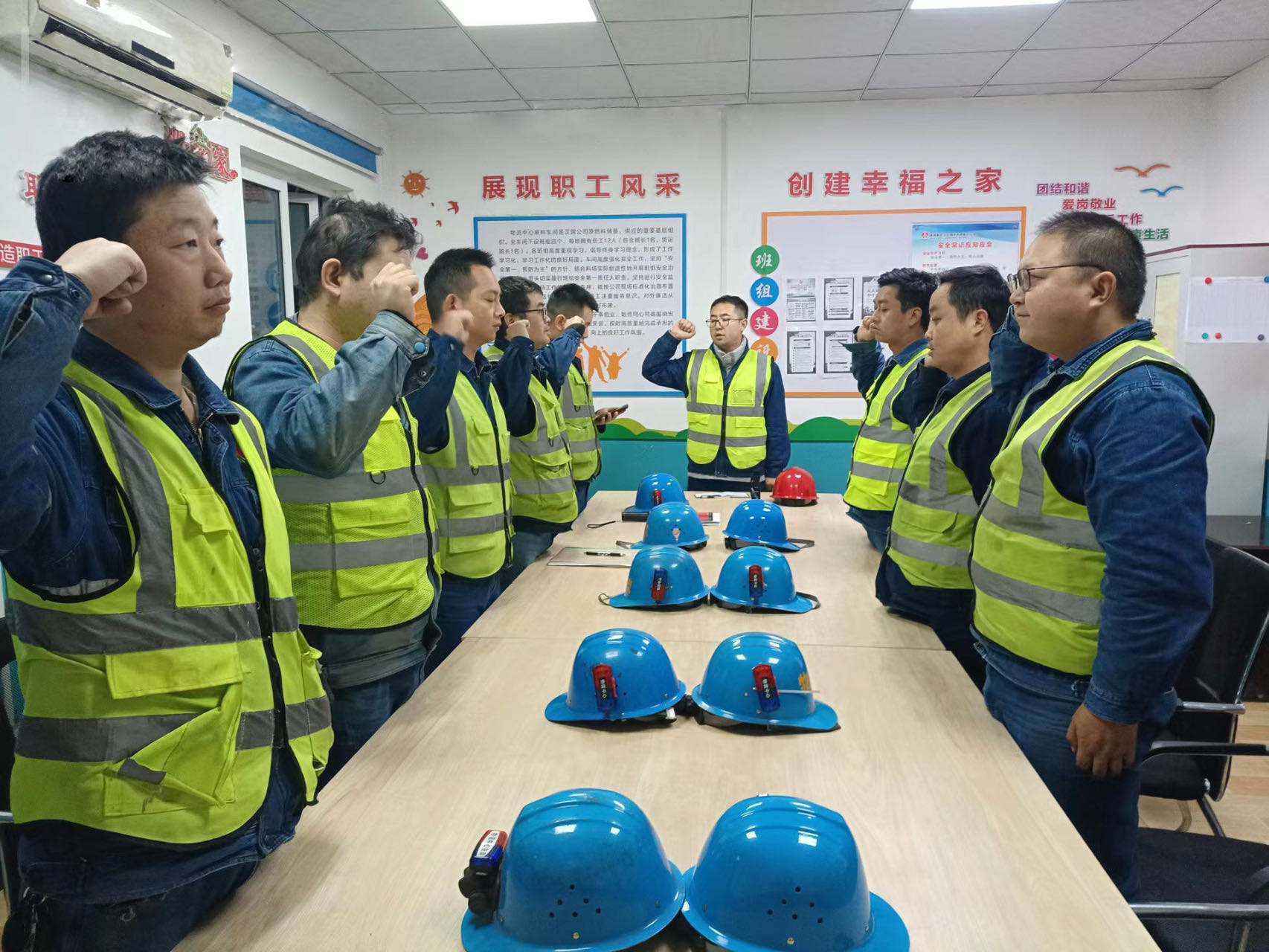 ���������ԡ������ŷŸ��죫�h����Ч�u�������I�Gɫ�lչ