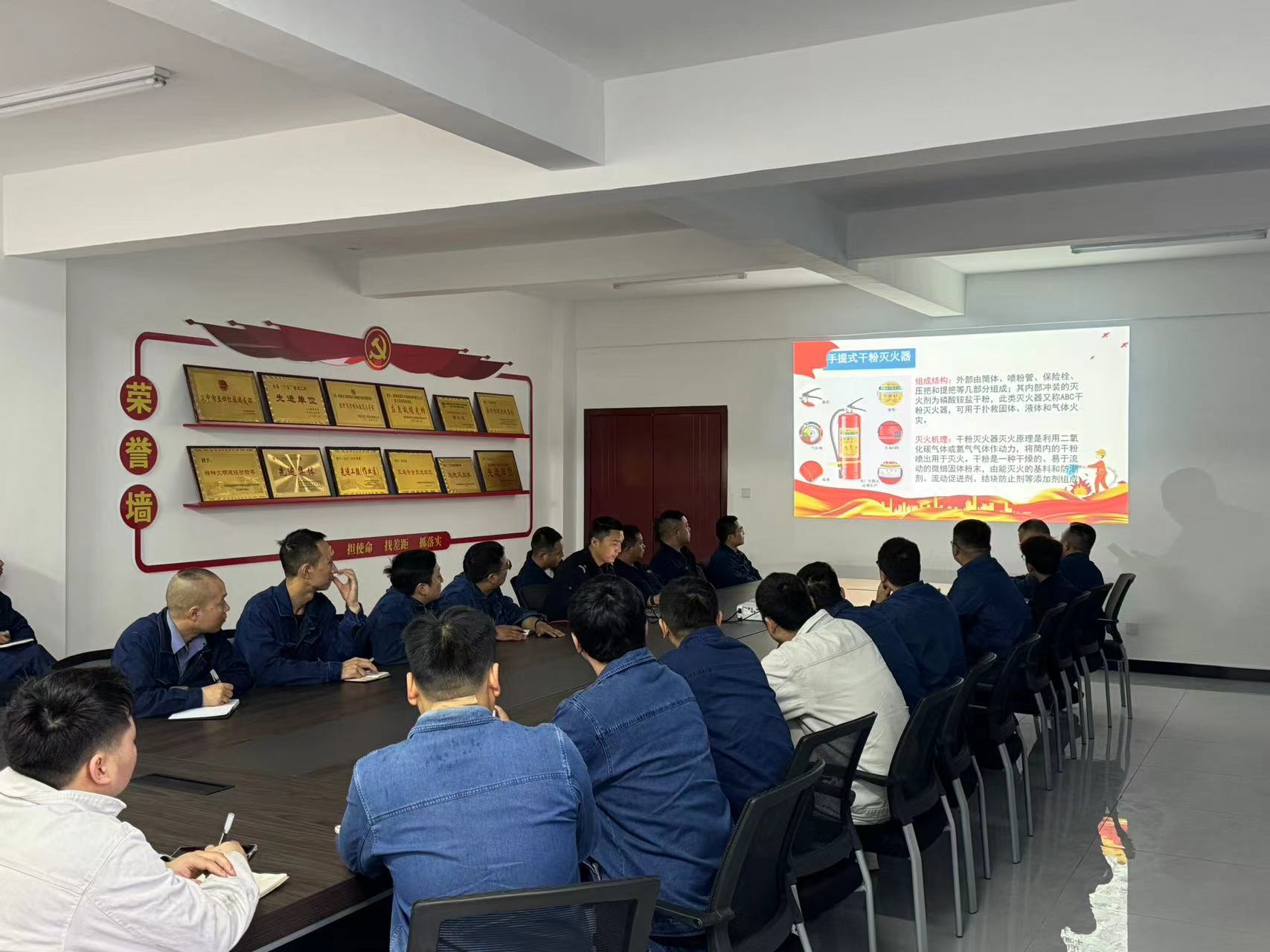 加鋼淬火,打造漢鋼公司兼職應急救援精兵 加鋼淬火,打造漢鋼公司兼職應急救援精兵