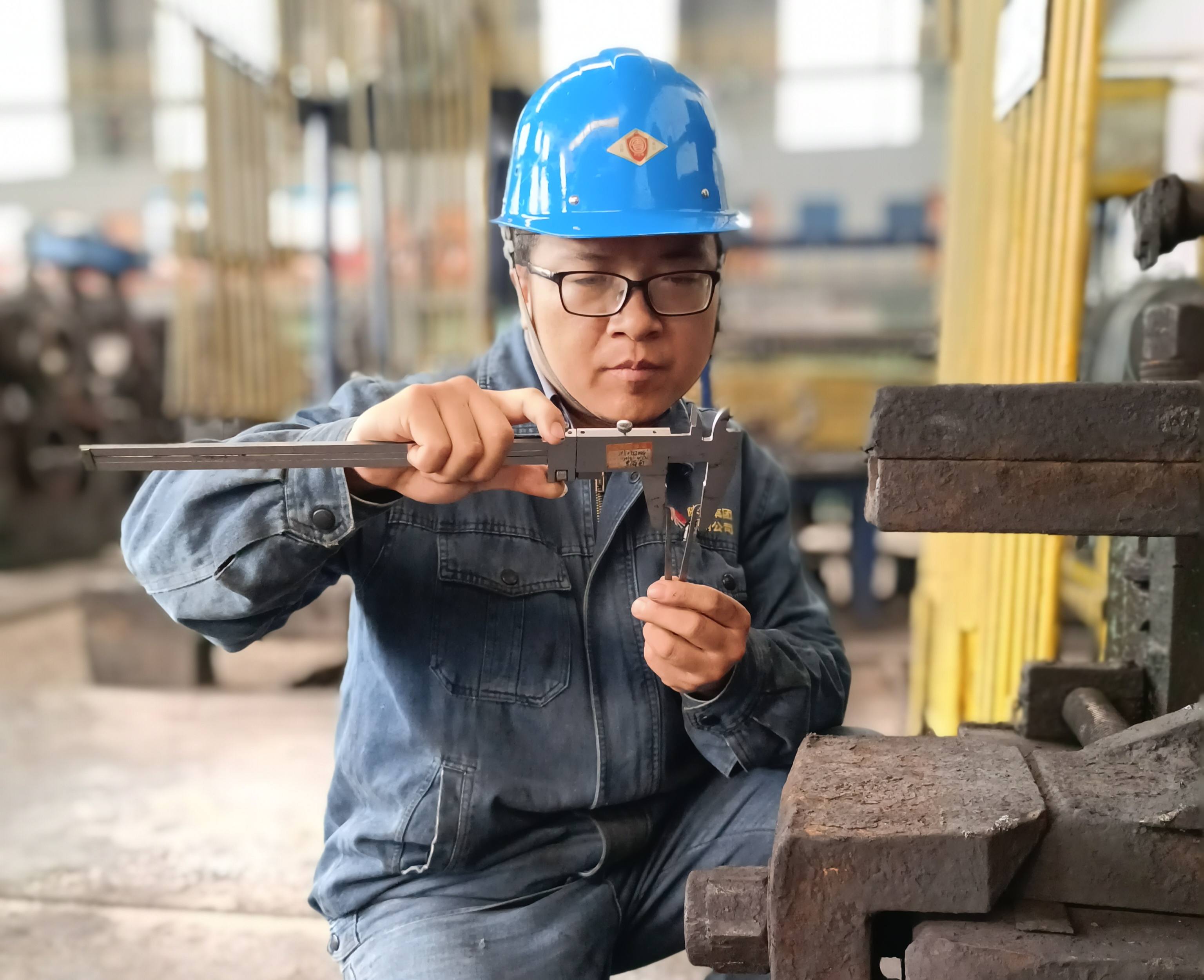 林亞龍:玩轉軋機的“牛人” 林亞龍:玩轉軋機的“牛人”