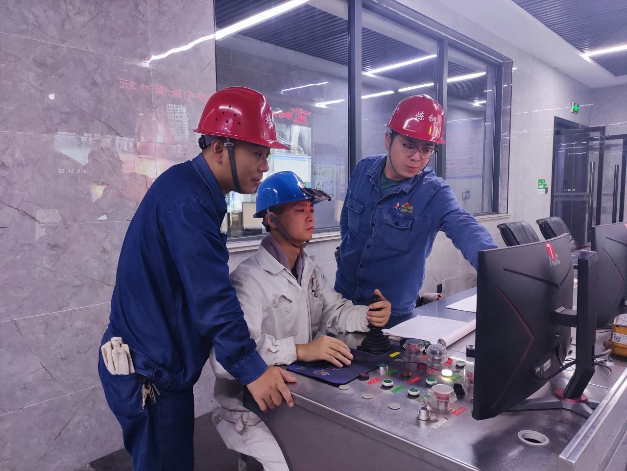 ���ڽ����������� �_����Ч��������