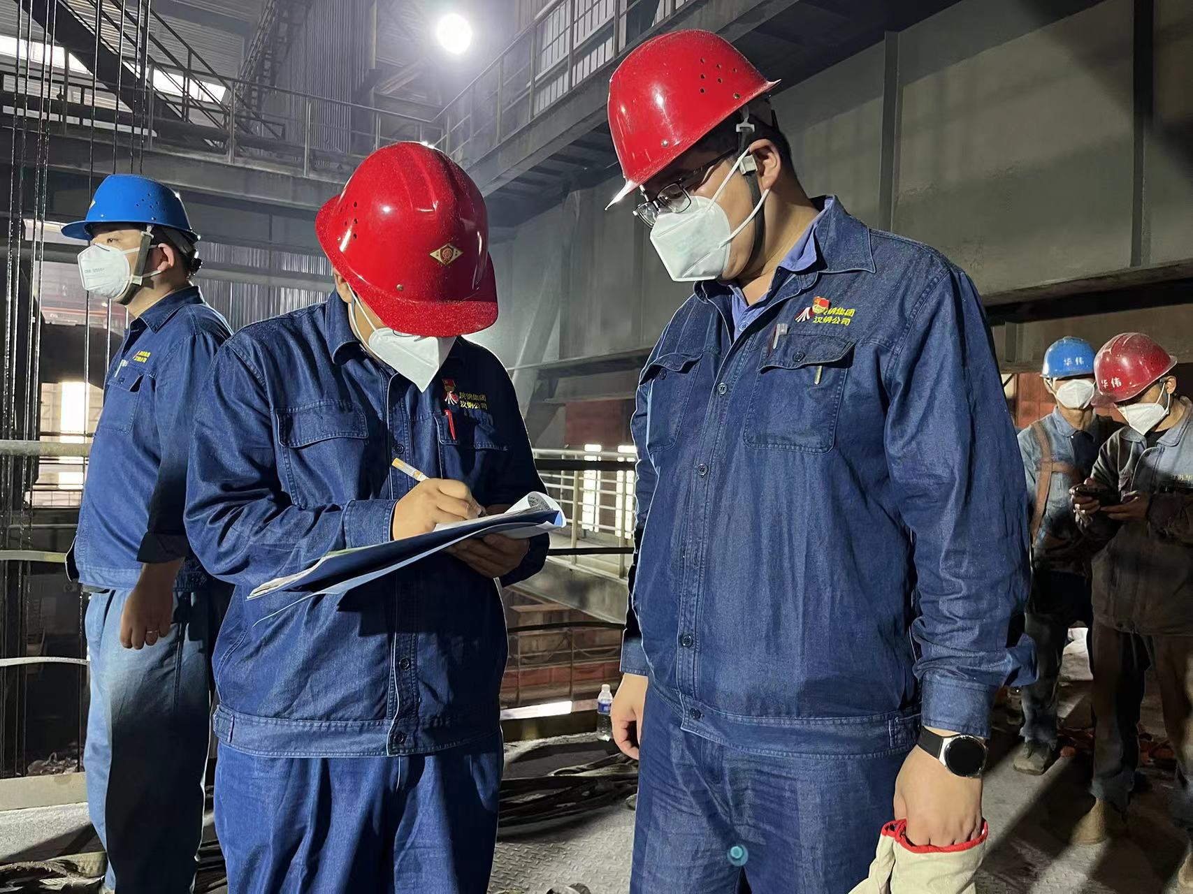 迎戰“秋老虎”熱辣滾燙檢修忙 迎戰“秋老虎”熱辣滾燙檢修忙