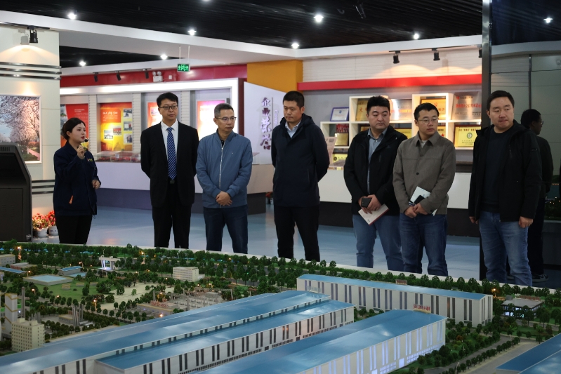 南京鋼鐵股份公司板材事業(yè)部黨工委書記、副總經(jīng)理、工會主席陳友東一行到公司調(diào)研交流 南京鋼鐵股份公司板材事業(yè)部黨工委書記、副總經(jīng)理、工會主席陳友東一行到公司調(diào)研交流