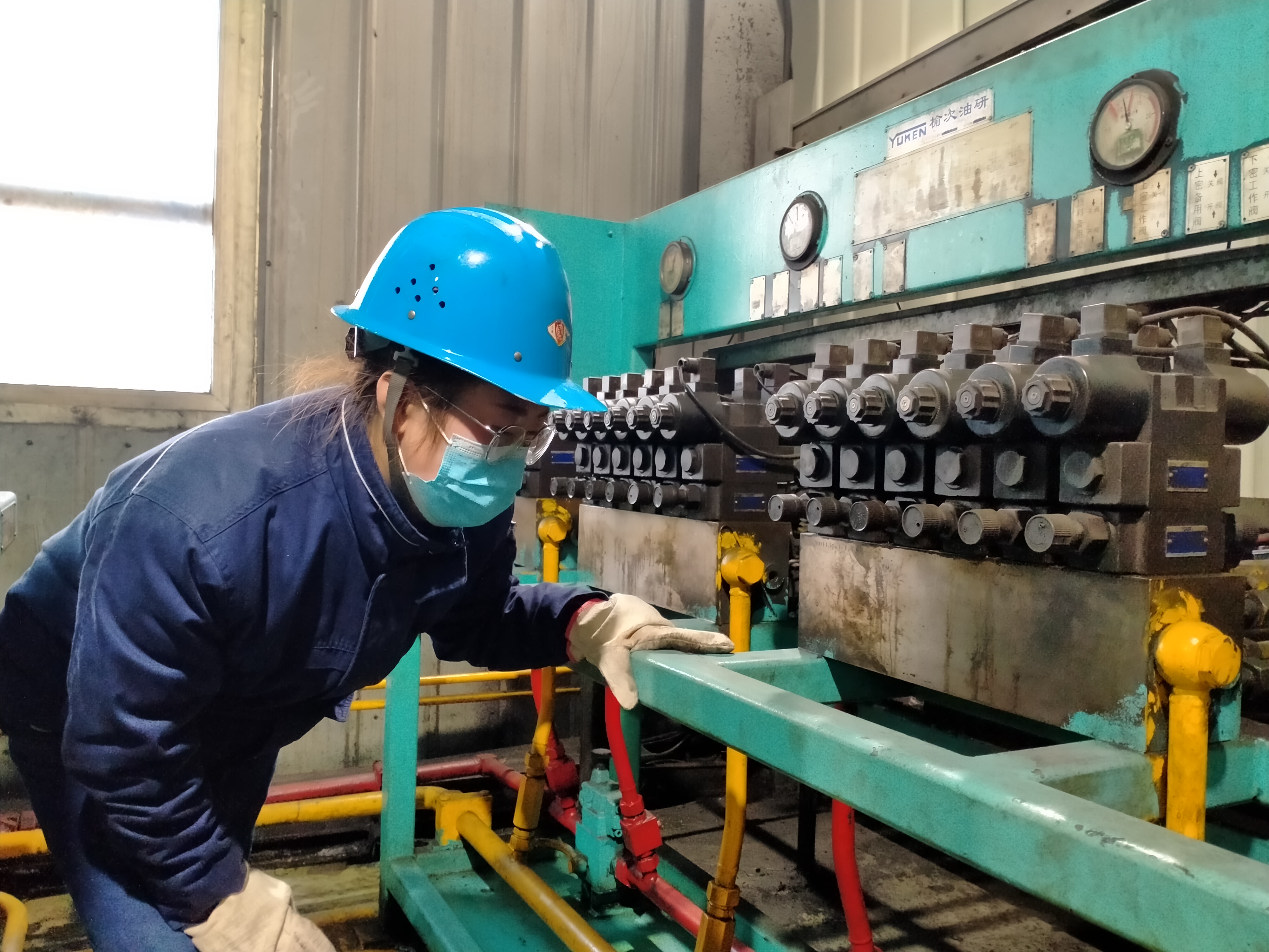 鋼城鐵娘子,巾幗有擔當 鋼城鐵娘子,巾幗有擔當