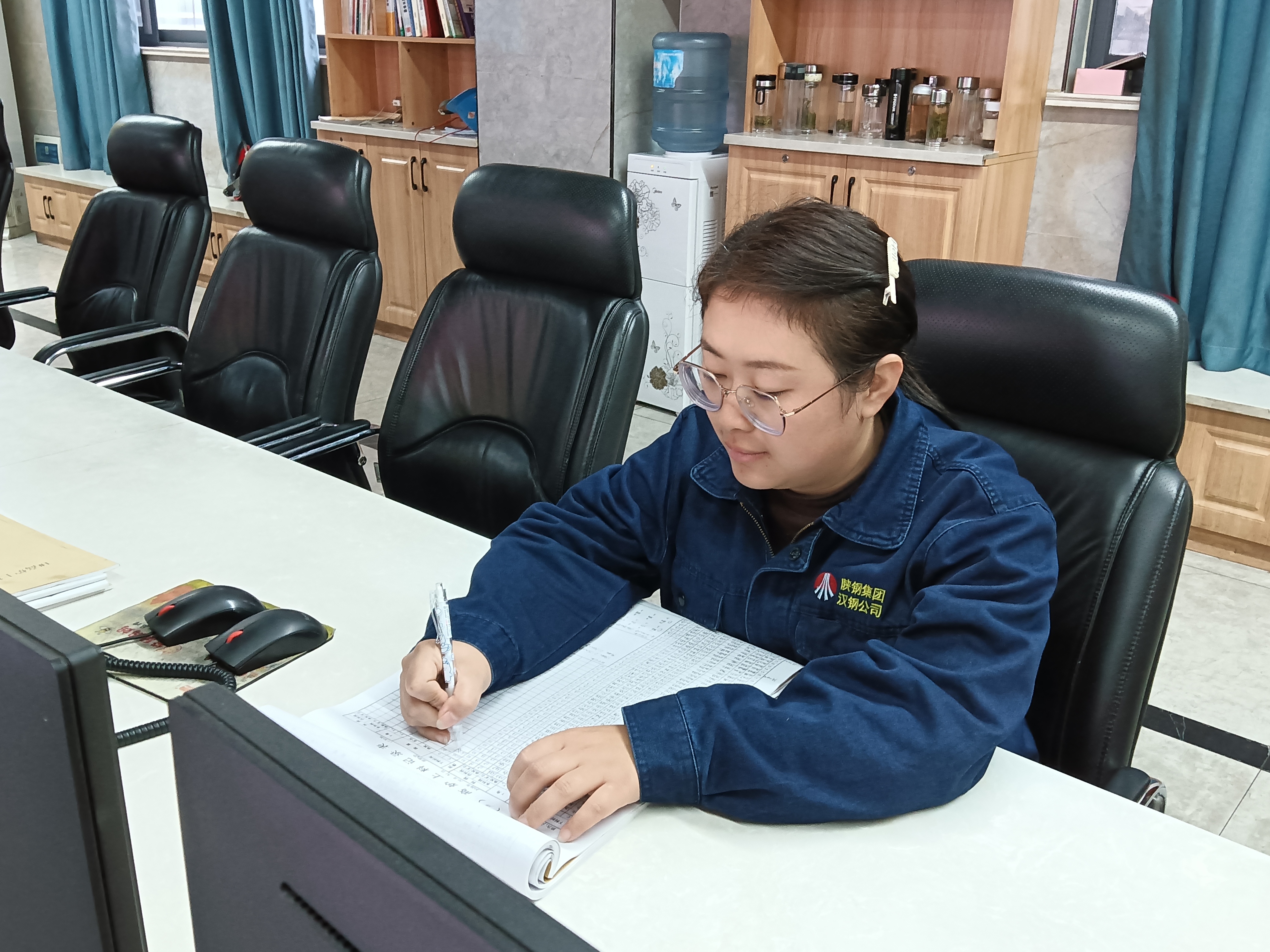 鋼城鐵娘子,巾幗有擔當 鋼城鐵娘子,巾幗有擔當