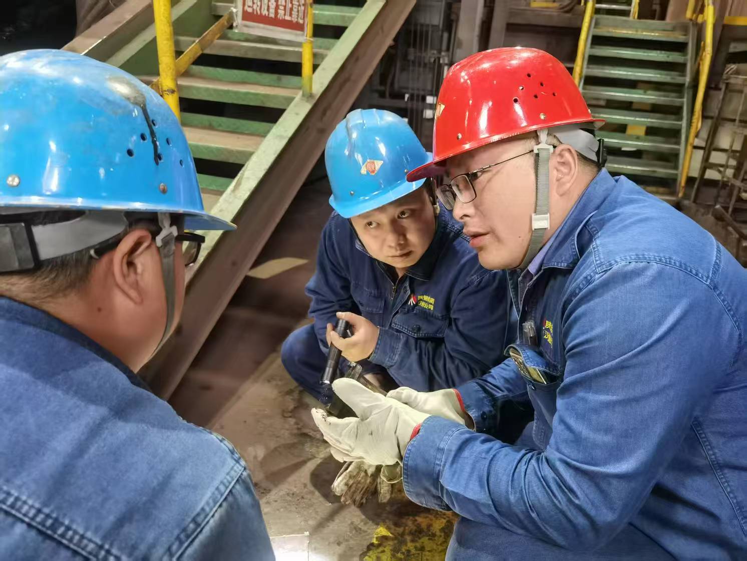 肖玉慶:深耕設(shè)備革新的匠心勞模 肖玉慶:深耕設(shè)備革新的匠心勞模