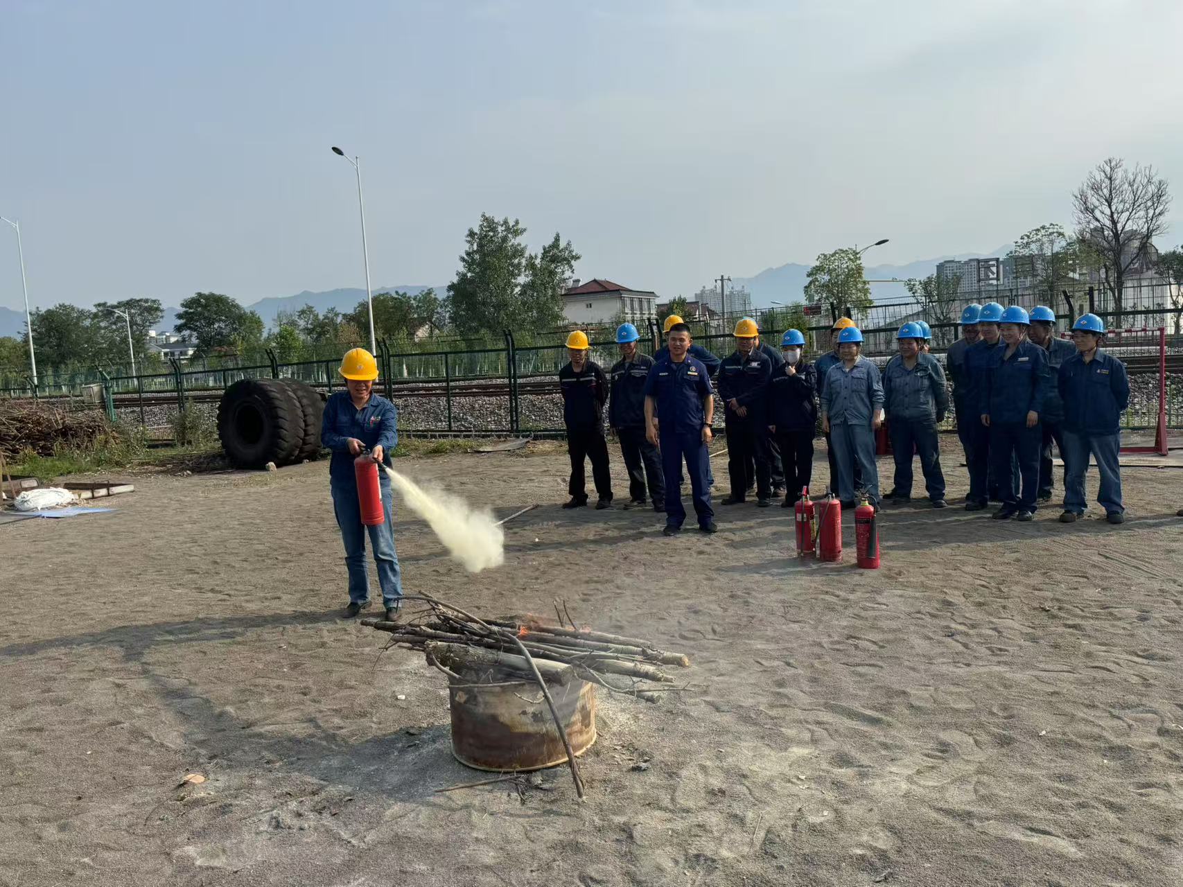 從滅火到應急 漢鋼這場"安全生產月""實戰課"有料又有效 從滅火到應急 漢鋼這場"安全生產月""實戰課"有料又有效