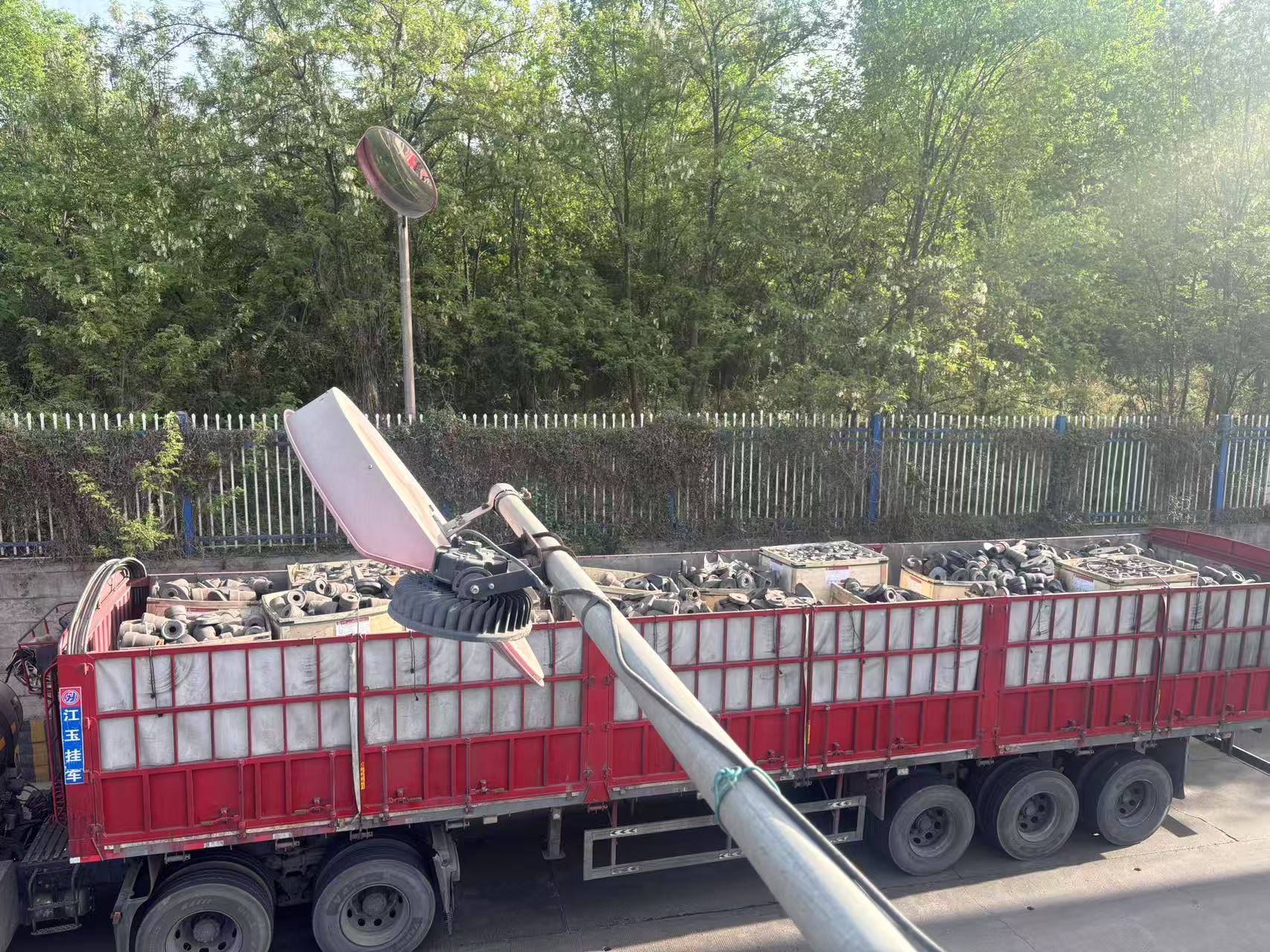 �L�ͷ��ա���ɫ������������ɫ������(n��i)�����������������M���ڷ����c�ΰ���������