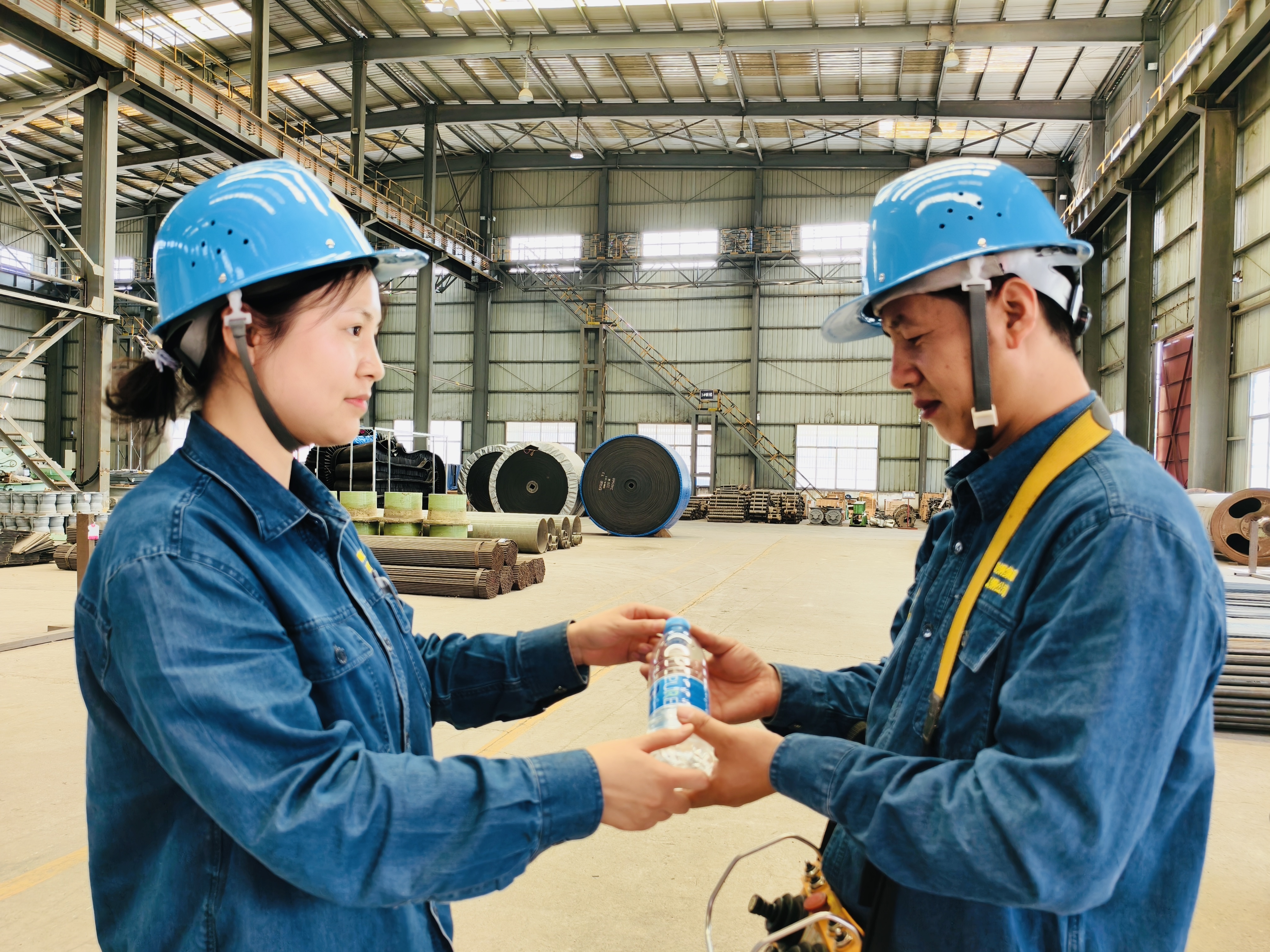 Ů���f���R�l����������ȫ��ͬ�ĈA��