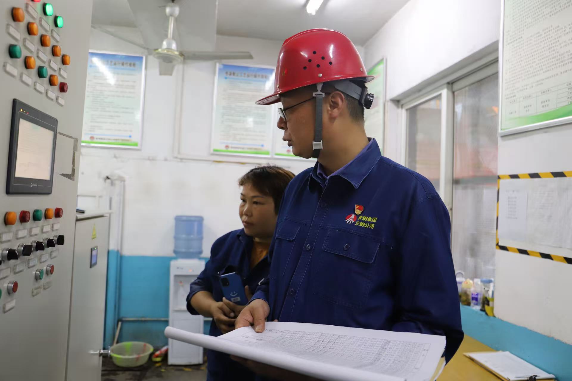 “碼”上溝通解難題 架起干群“連心橋” “碼”上溝通解難題 架起干群“連心橋”