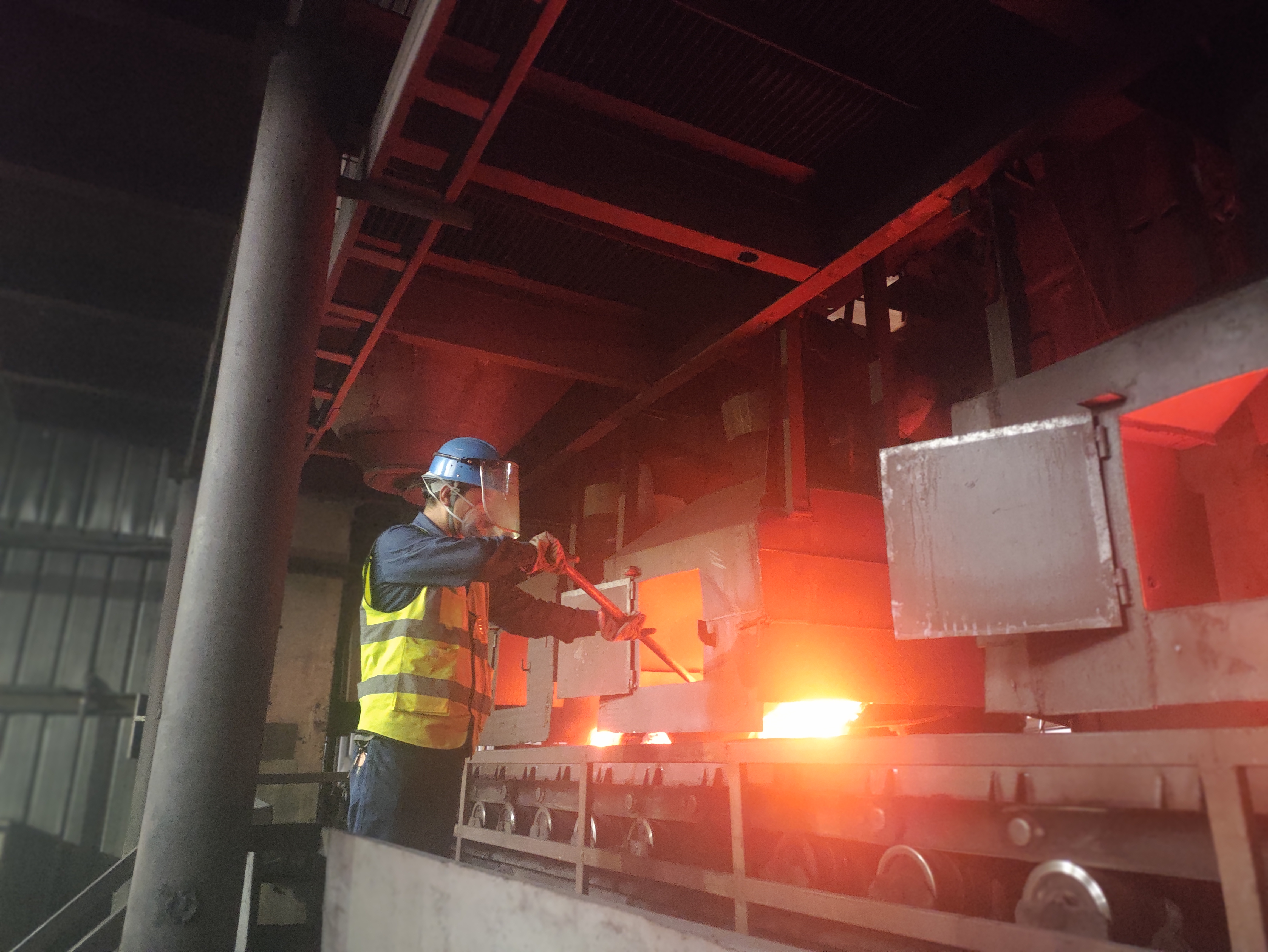 “蒸”戰一線 用堅守彰顯鋼鐵本色 “蒸”戰一線 用堅守彰顯鋼鐵本色